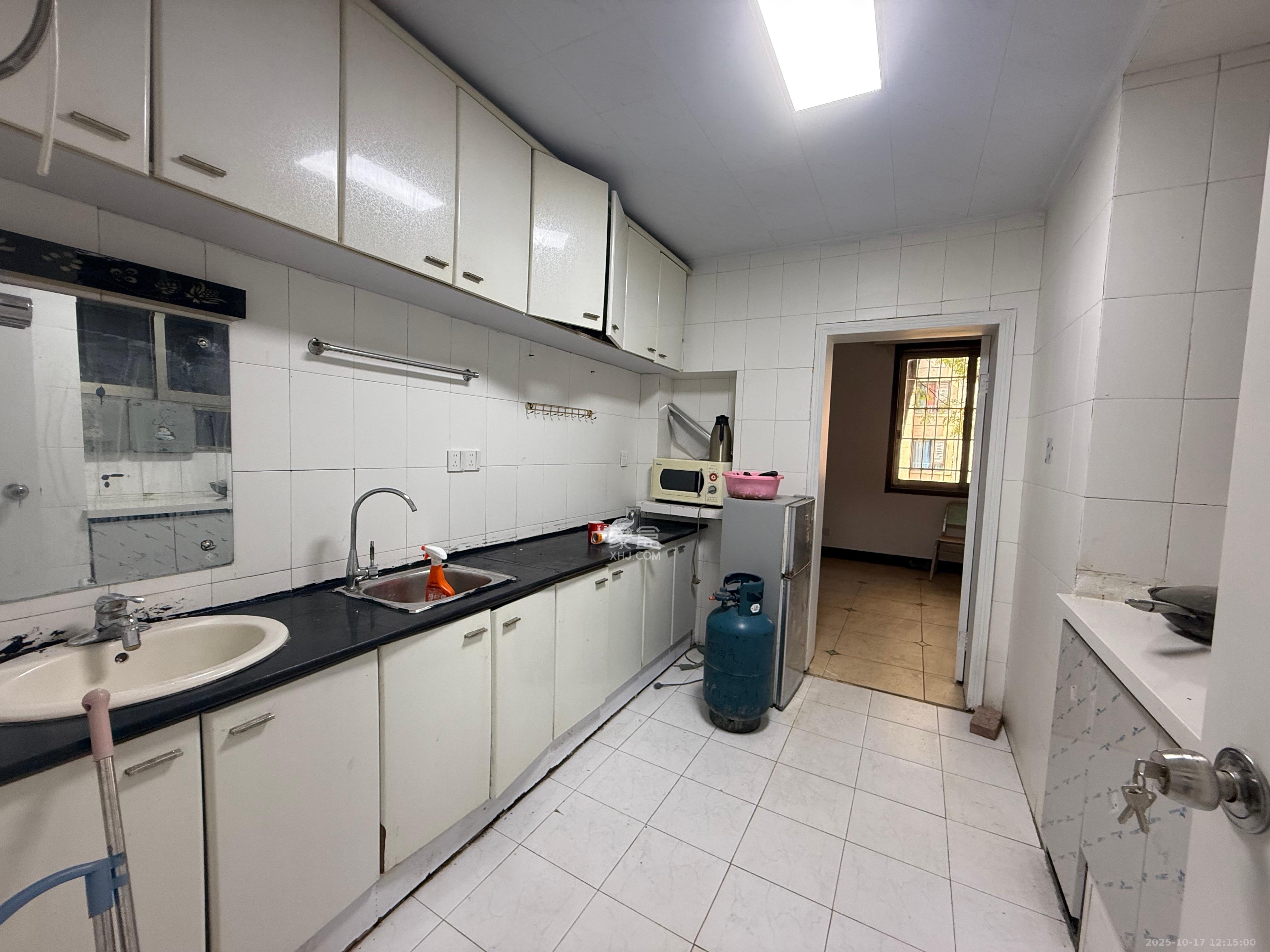 路桥宿舍 2室1厅1卫 1300.0元/月 路桥宿舍 2室1厅1卫 1300.0元/月室内图