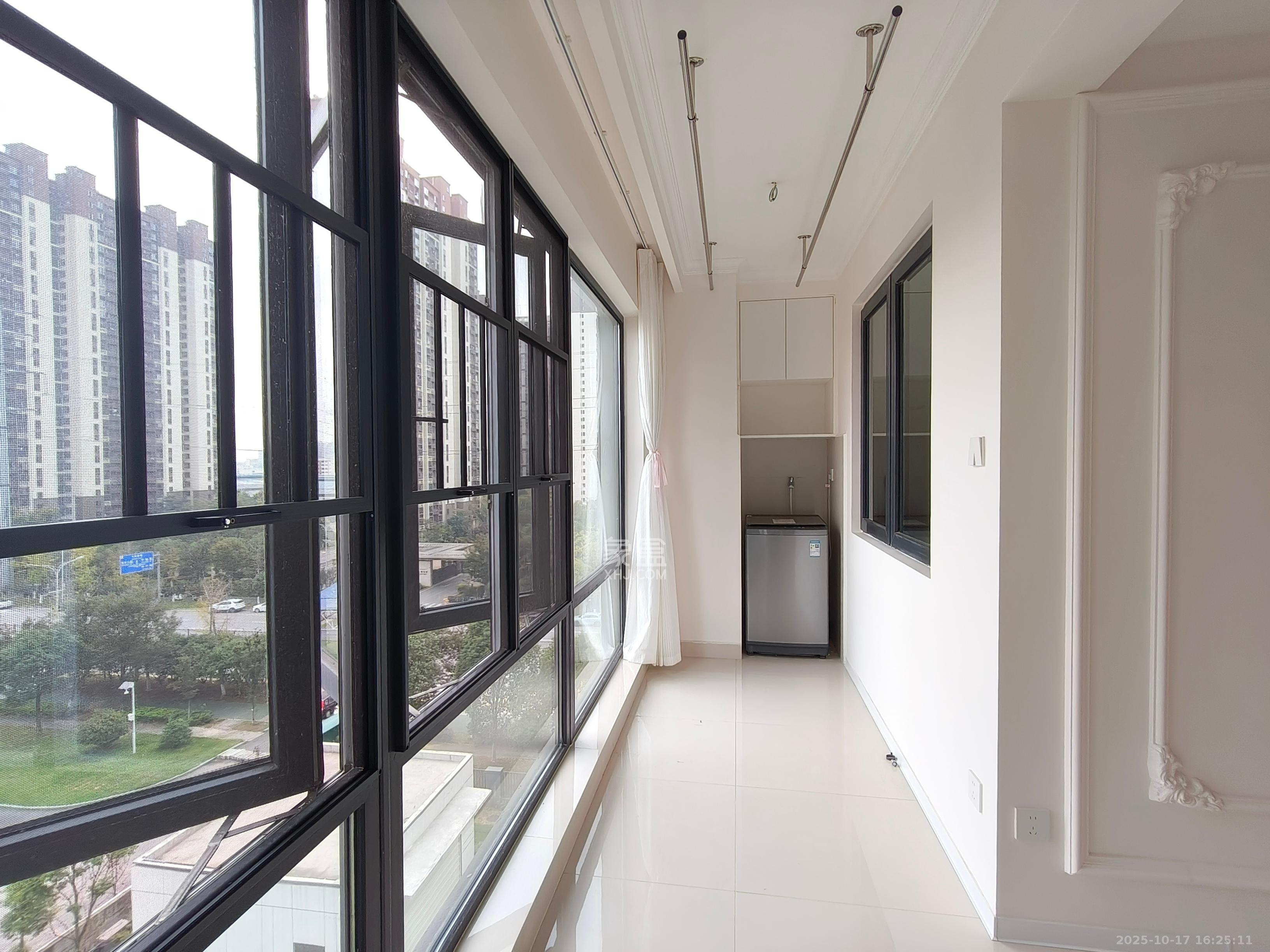 华远碧桂园海蓝城二期 3室2厅2卫 2600.0元/月 华远碧桂园海蓝城二期 3室2厅2卫 2600.0元/月室内图