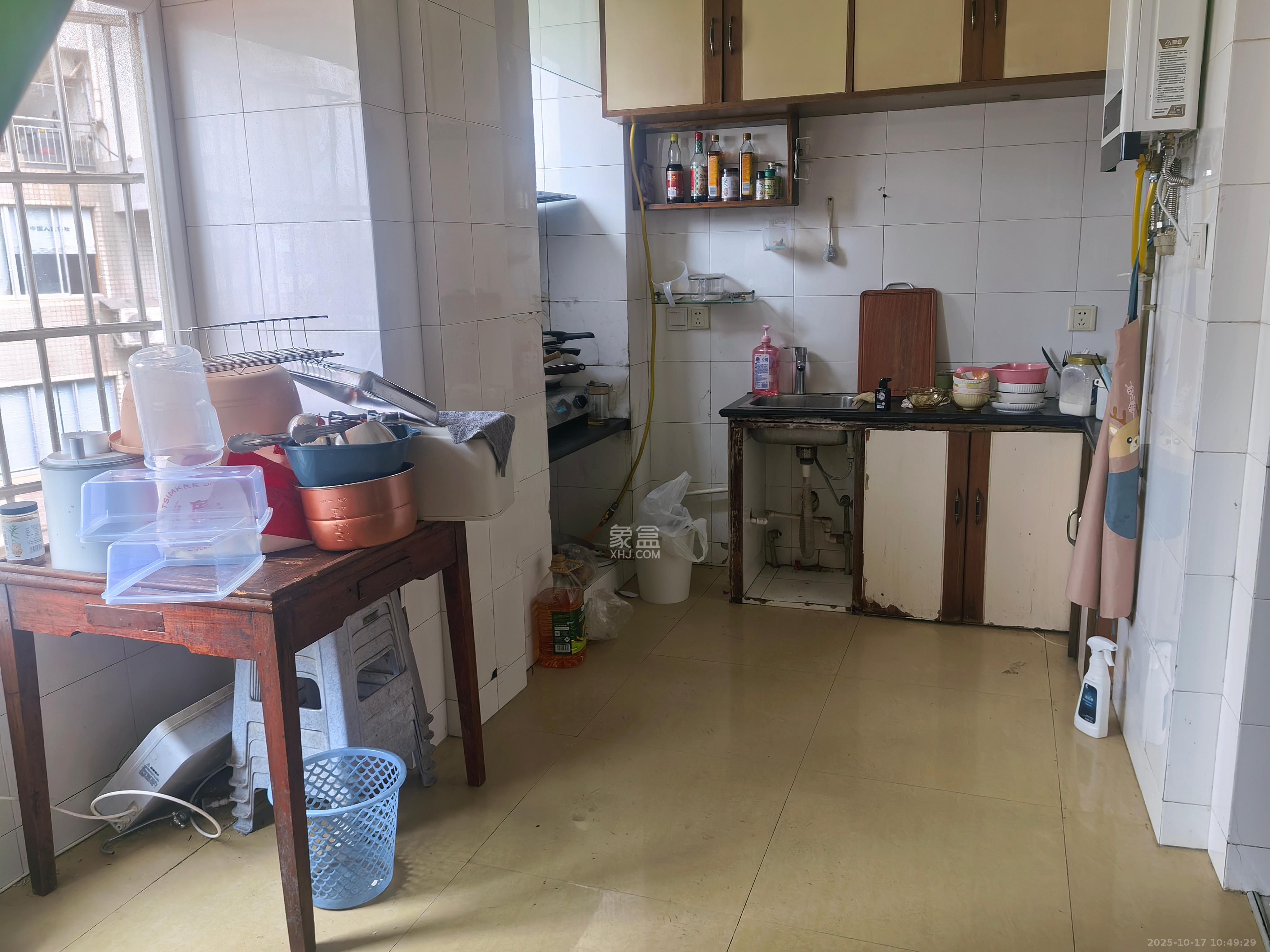 中国人民财产股份公司宿舍（人民保险公司宿舍）  3室1厅1卫    1500.0元/月