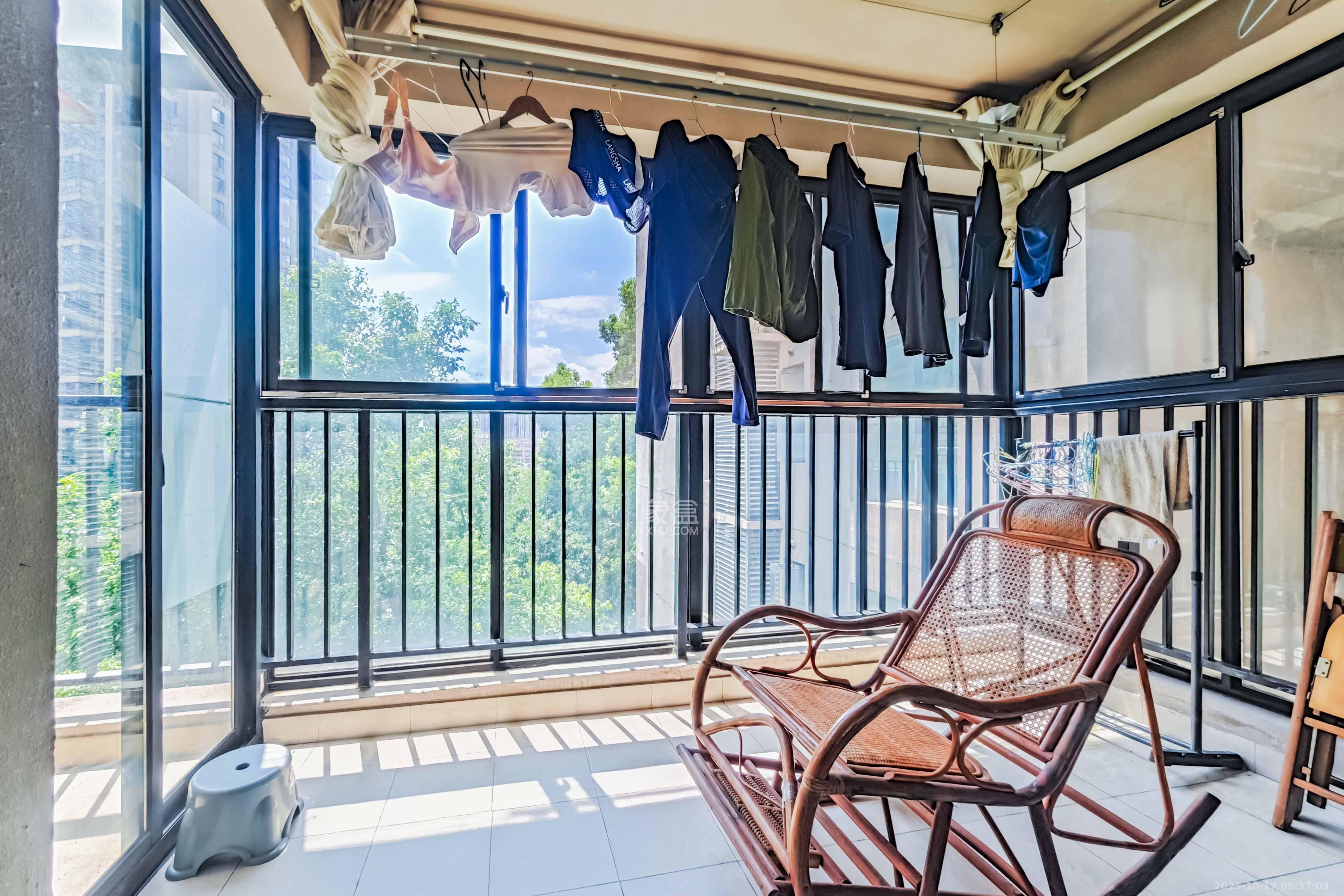 万科金域华府一期  3室2厅2卫    2700.0元/月 万科金域华府一期  3室2厅2卫    2700.0元/月室内图