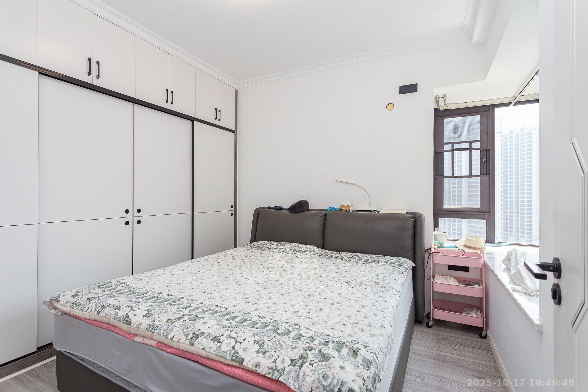 勤诚达境界城  3室2厅1卫    2400.0元/月 勤诚达境界城  3室2厅1卫    2400.0元/月室内图