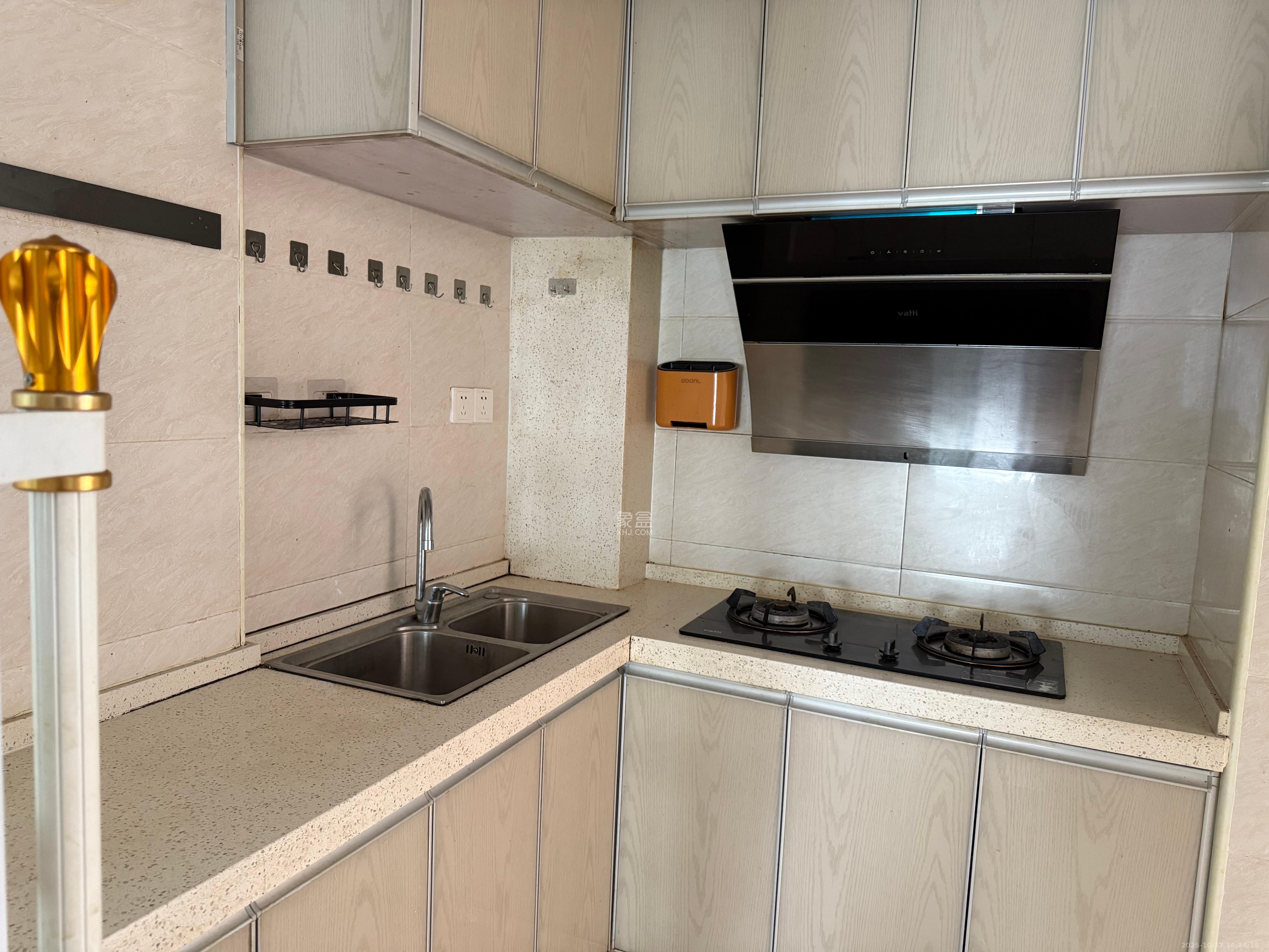 上海城小区 2室2厅1卫 2200.0元/月 上海城小区 2室2厅1卫 2200.0元/月室内图