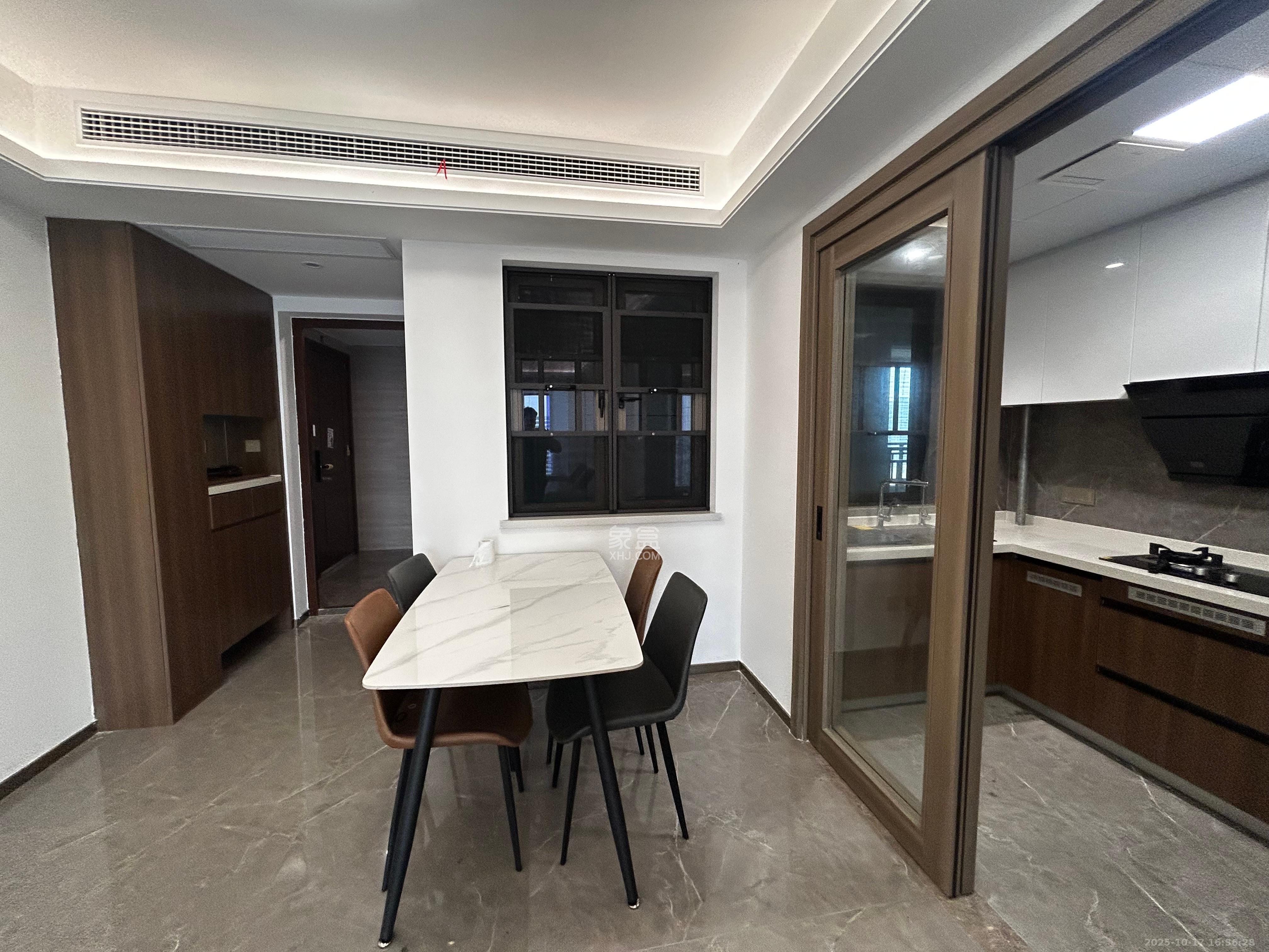 阳光城翡丽云邸  3室2厅1卫    2400.0元/月 阳光城翡丽云邸  3室2厅1卫    2400.0元/月室内图