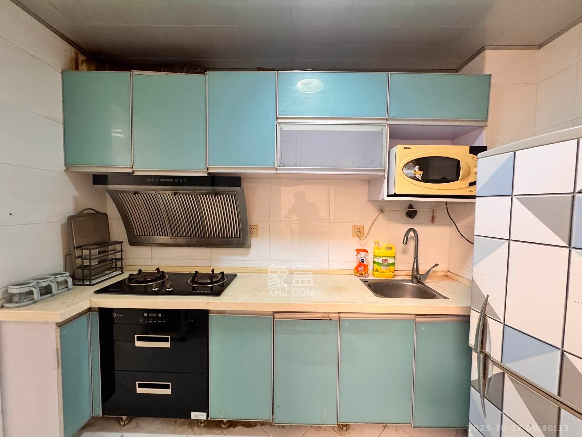 欧园  1室2厅1卫    2200.0元/月室内图