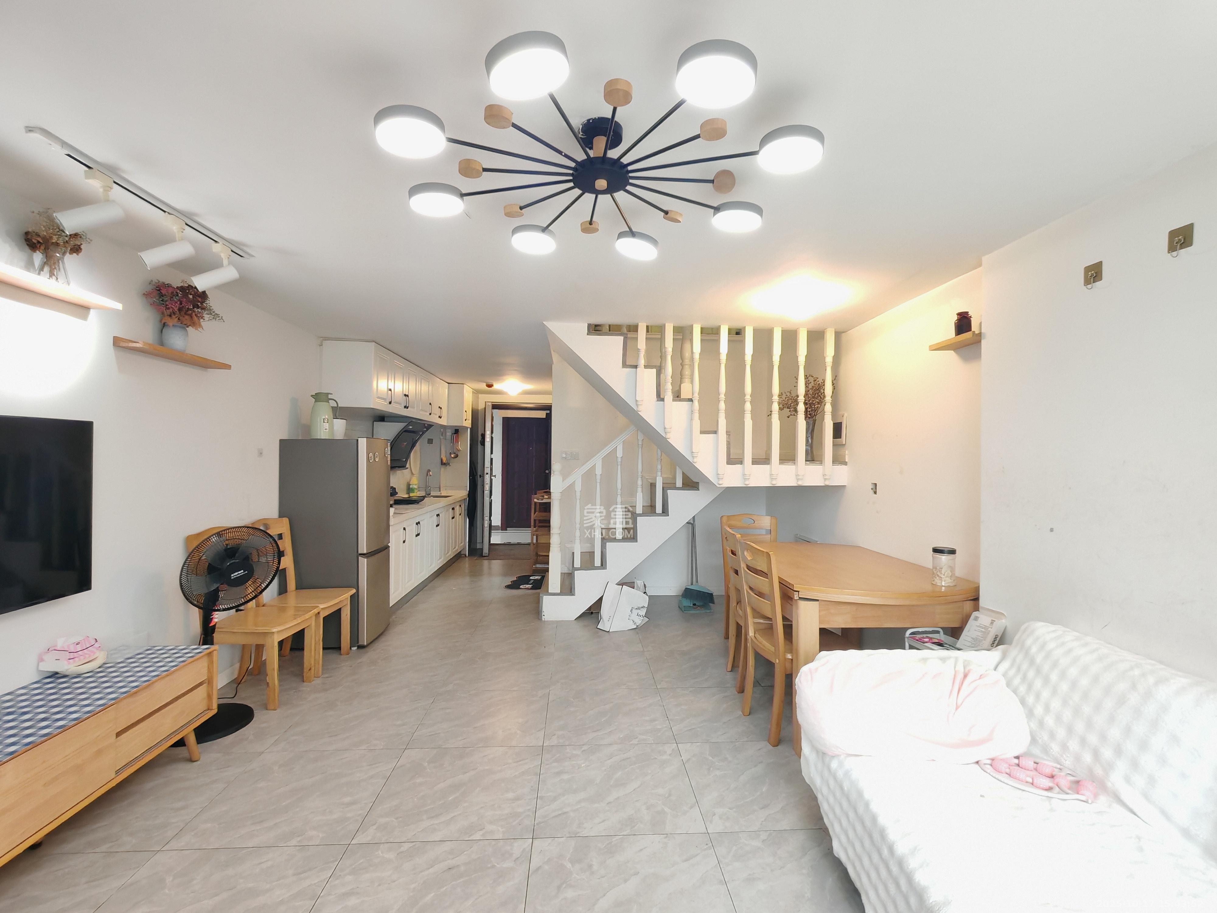 嘉宇银杉(嘉宇西苑)  1室0厅0卫    1700.0元/月 嘉宇银杉(嘉宇西苑)  1室0厅0卫    1700.0元/月室内图