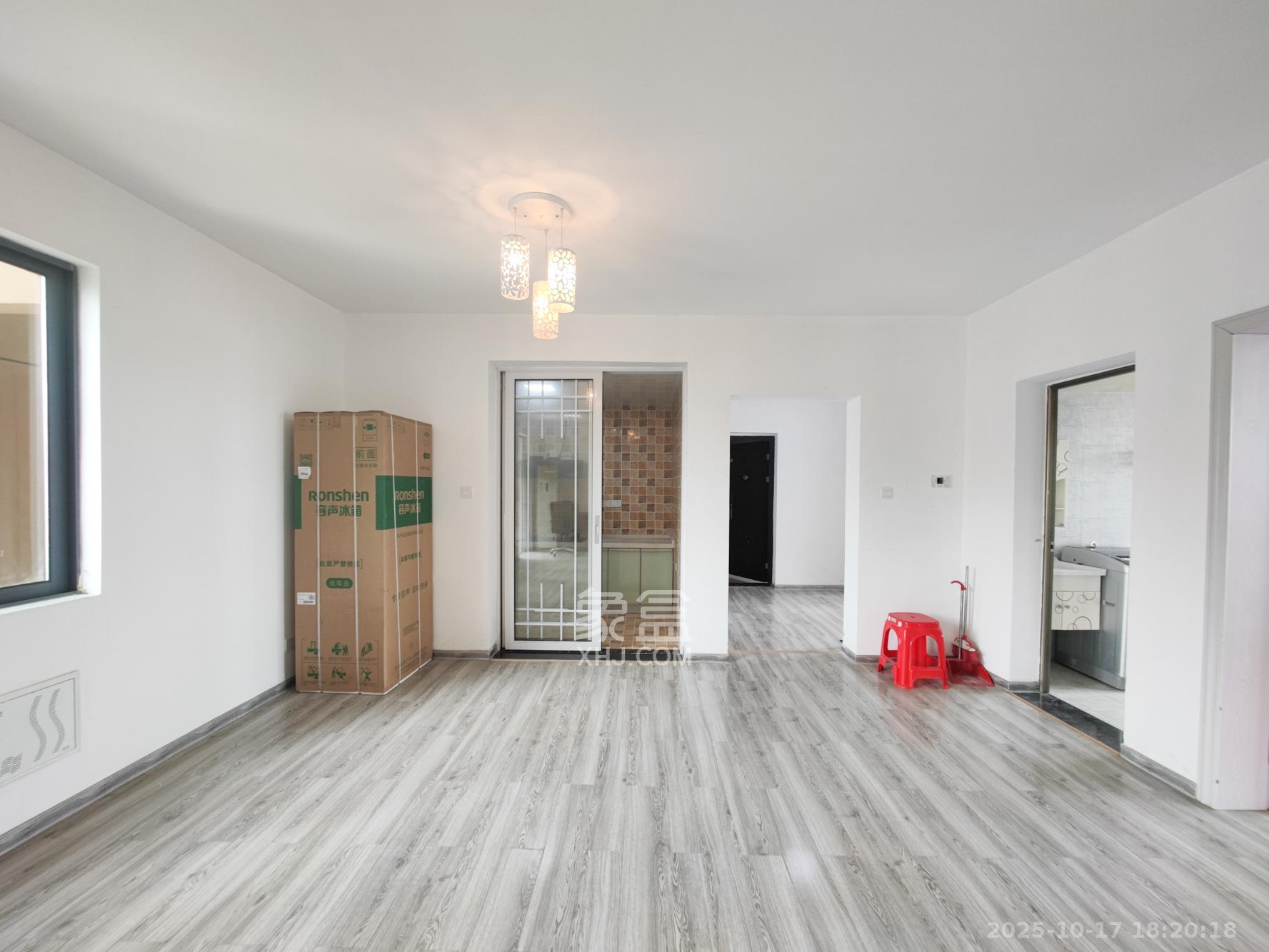 西湖鸿运佳苑 3室2厅2卫 83.0万 西湖鸿运佳苑 3室2厅2卫 83.0万其他