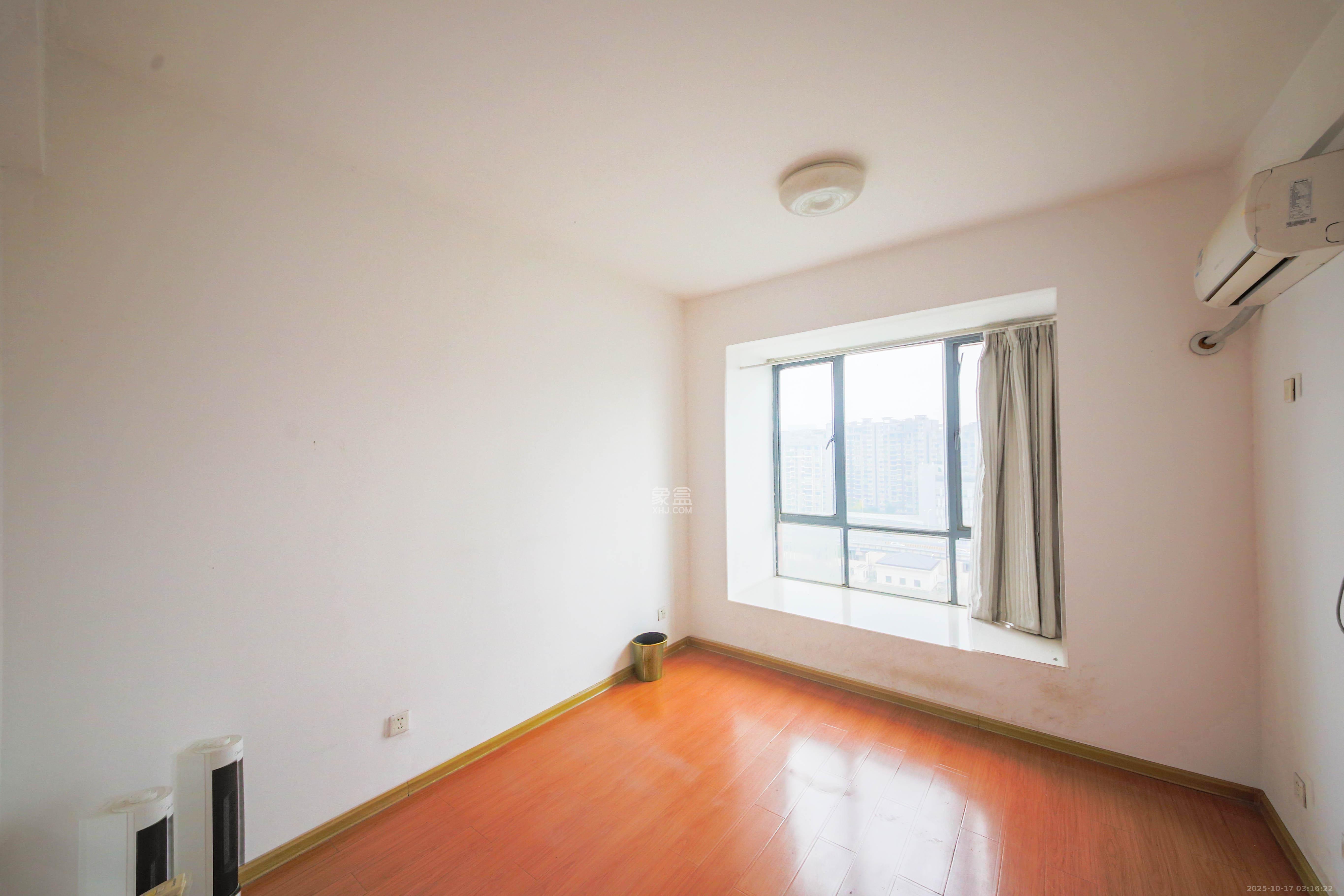 奥林匹克花园  3室2厅1卫    93.0万卧室