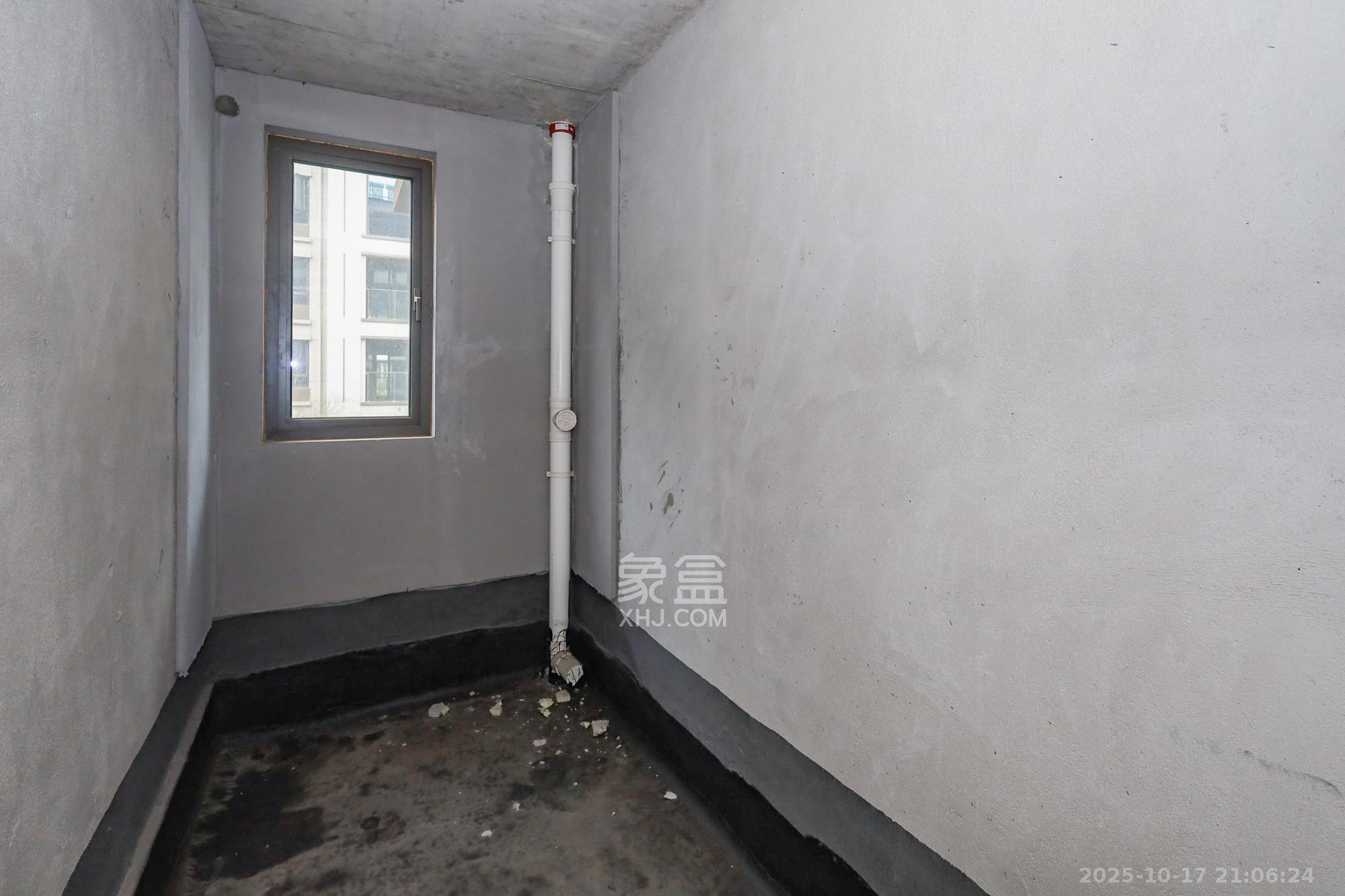 正荣滨江紫阙台  4室2厅2卫    280.0万 正荣滨江紫阙台  4室2厅2卫    280.0万卫生间