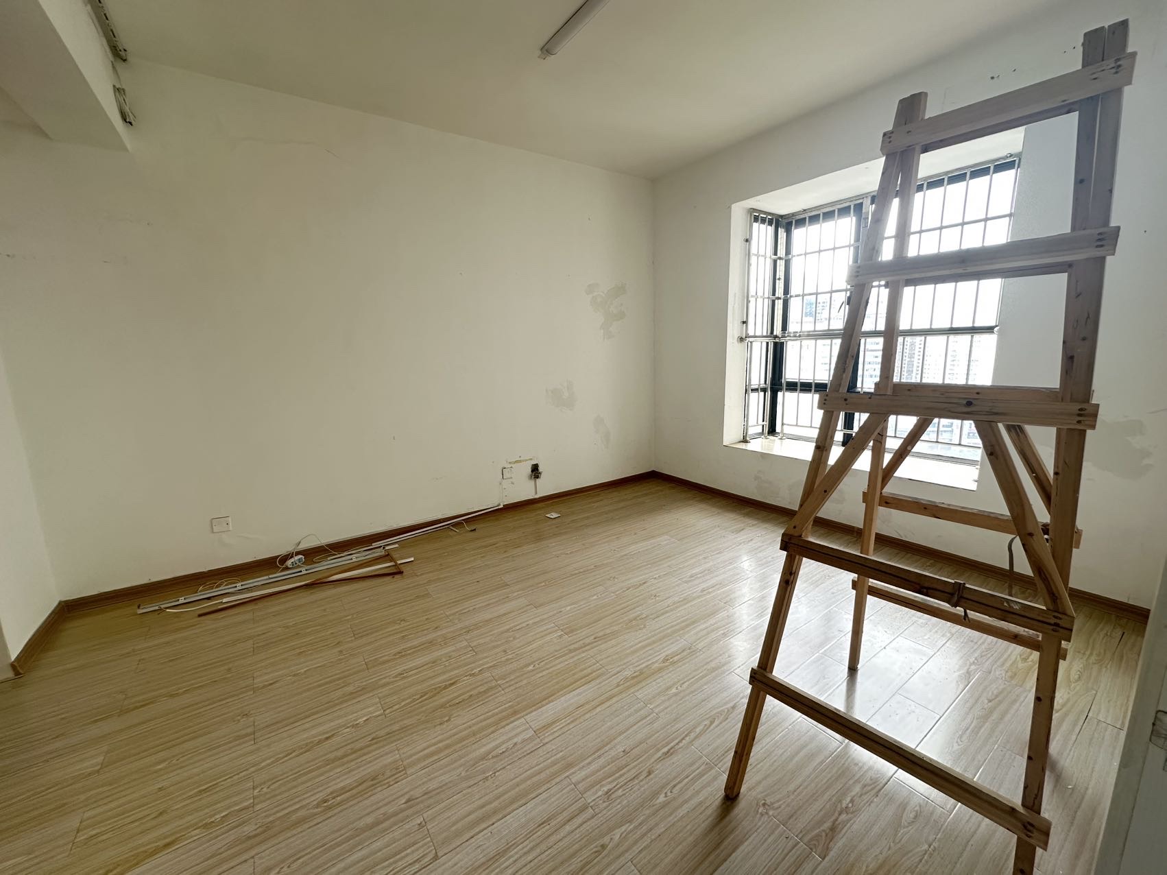 玉沙广场（京华城）  3室2厅2卫    3500.0元/月室内图