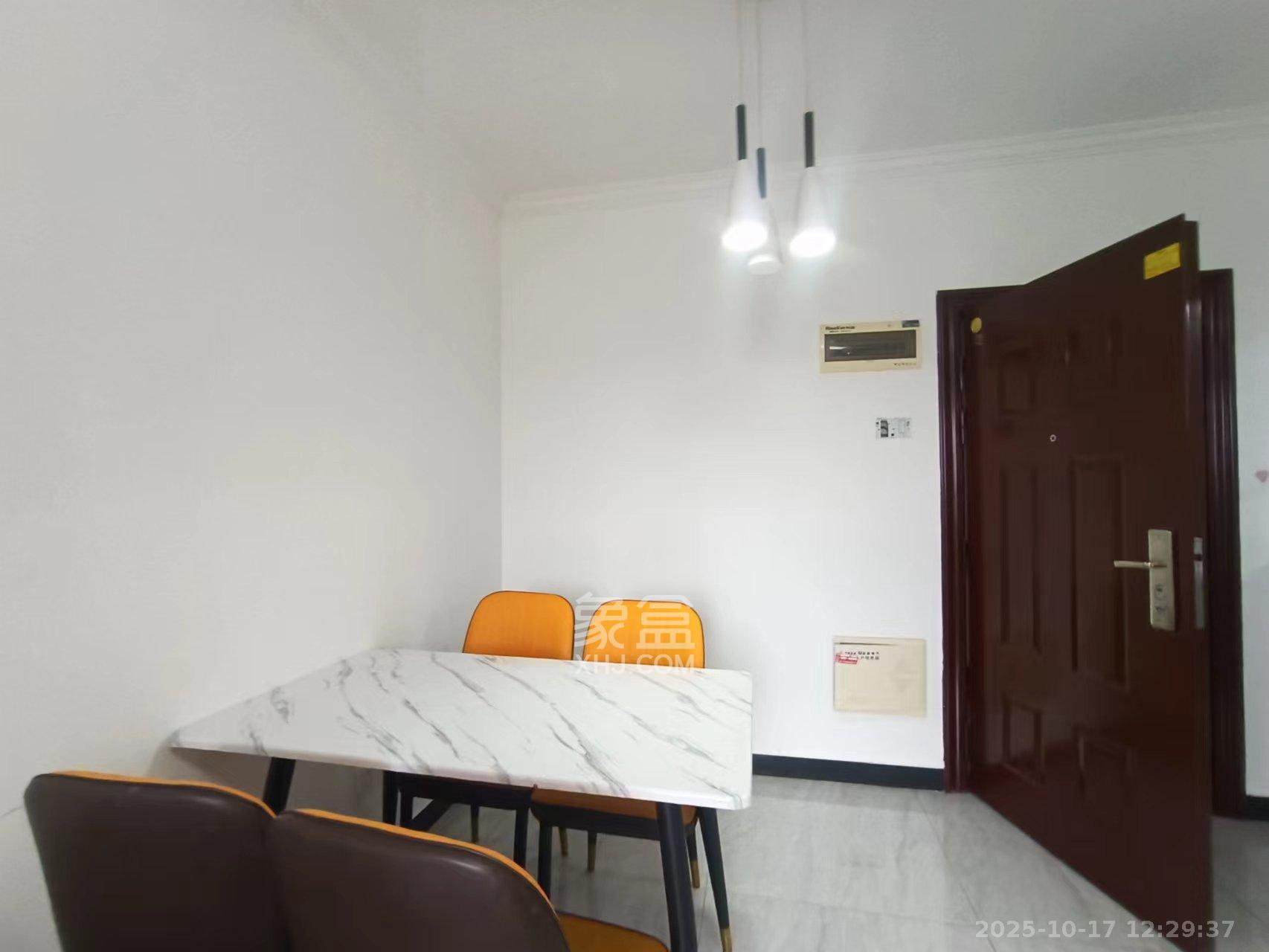 荣盛花语书苑  2室1厅1卫    2500.0元/月室内图