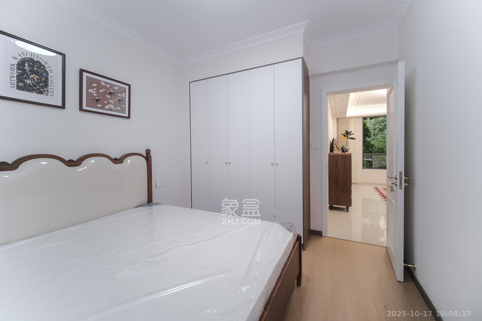 山水湾  4室2厅2卫    72.0万卧室