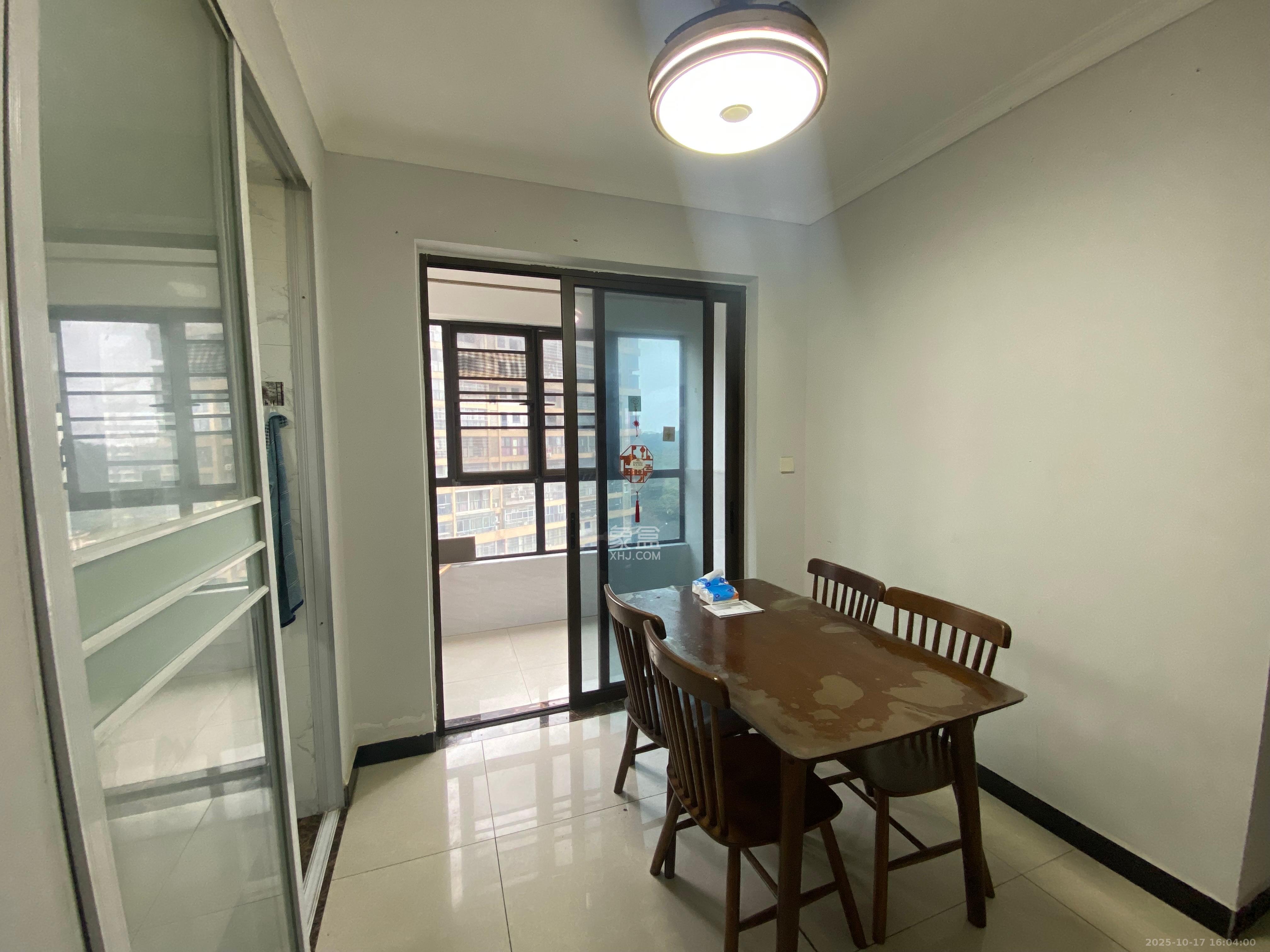 山语城三期  3室2厅2卫    2200.0元/月室内图