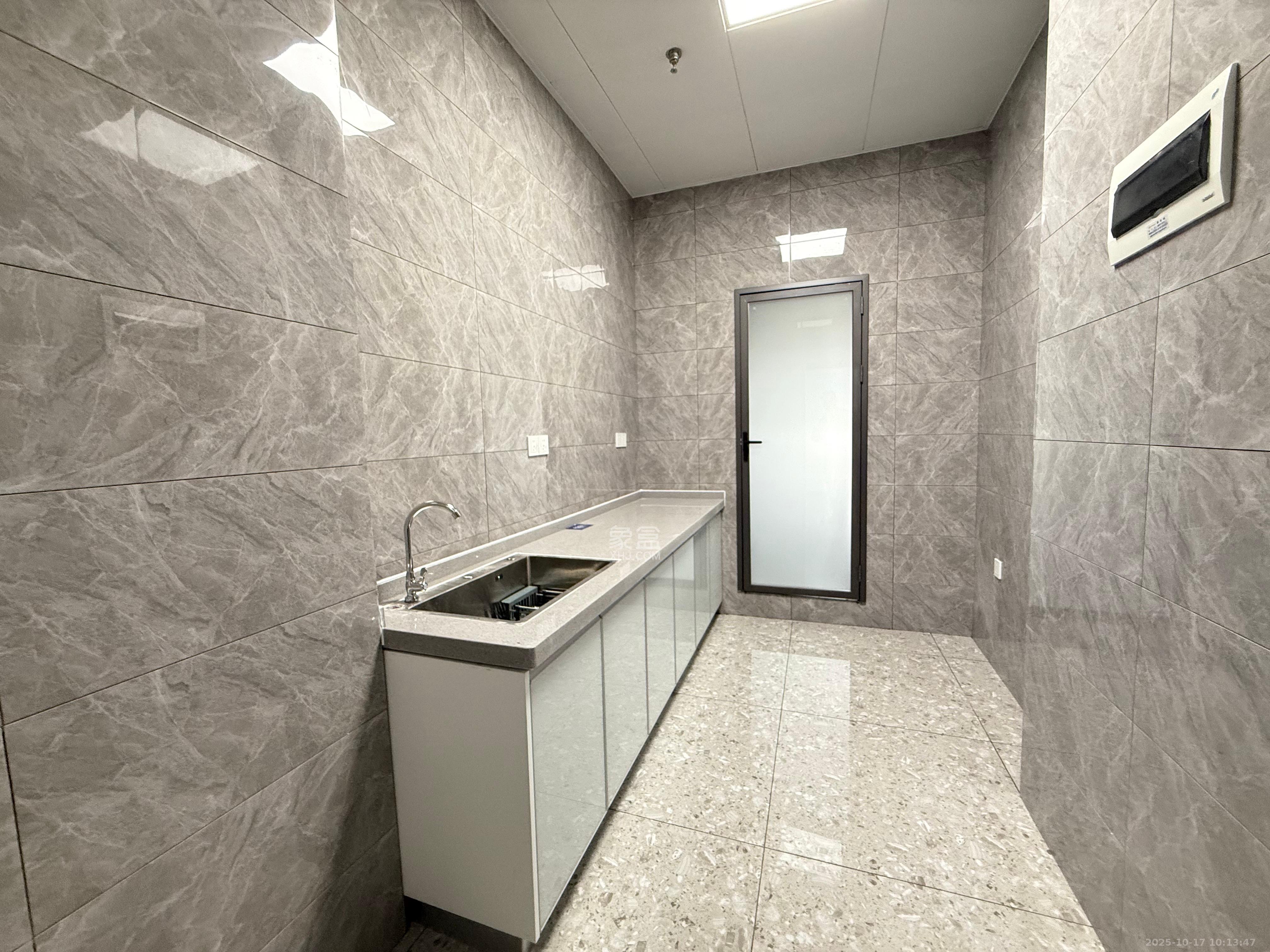 华润置地广场二期 3室1厅1卫 4500.0元/月 华润置地广场二期 3室1厅1卫 4500.0元/月室内图