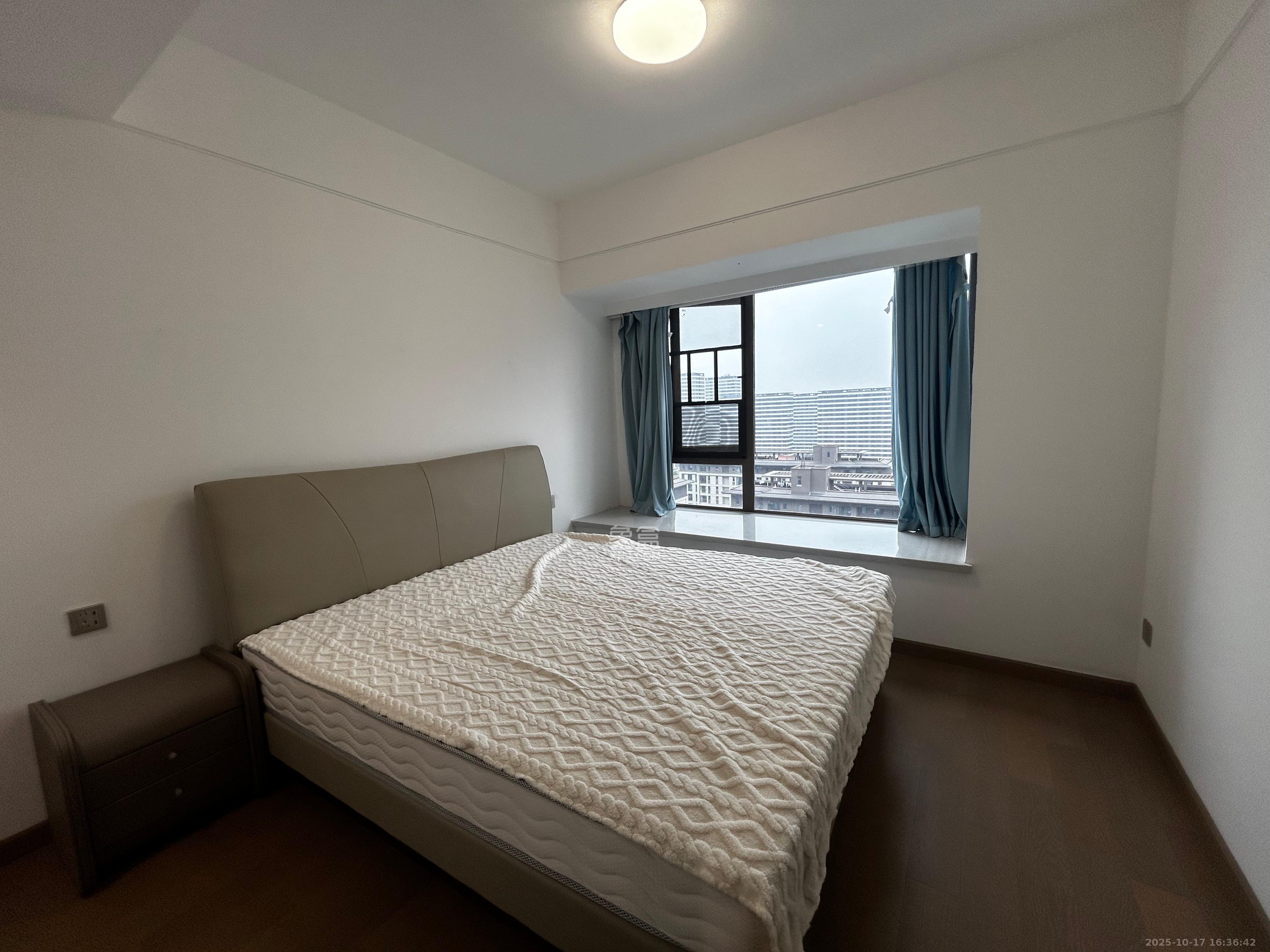 阳光城翡丽云邸  3室2厅1卫    2400.0元/月 阳光城翡丽云邸  3室2厅1卫    2400.0元/月室内图