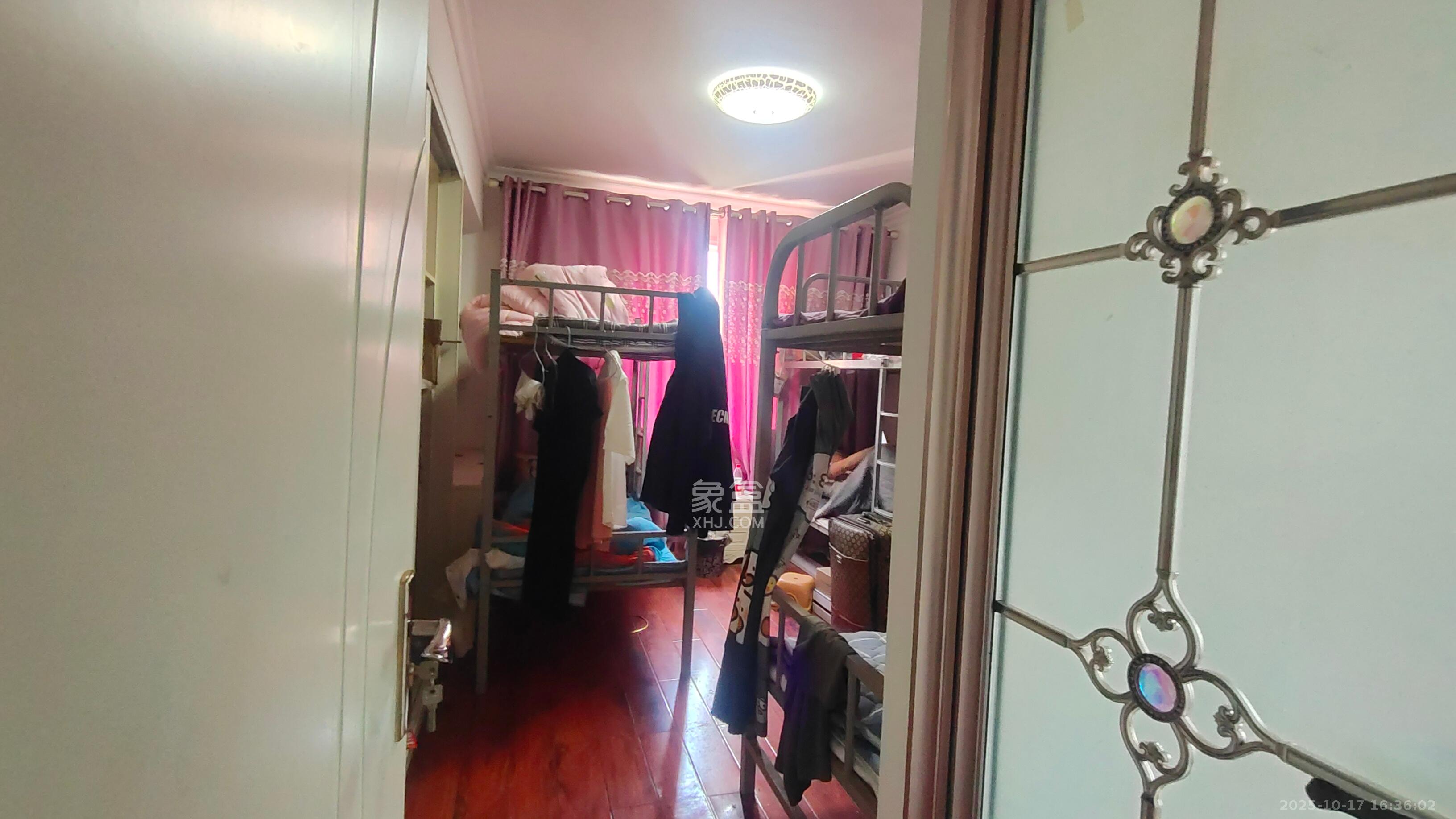 丽发新城  3室2厅2卫    2200.0元/月室内图