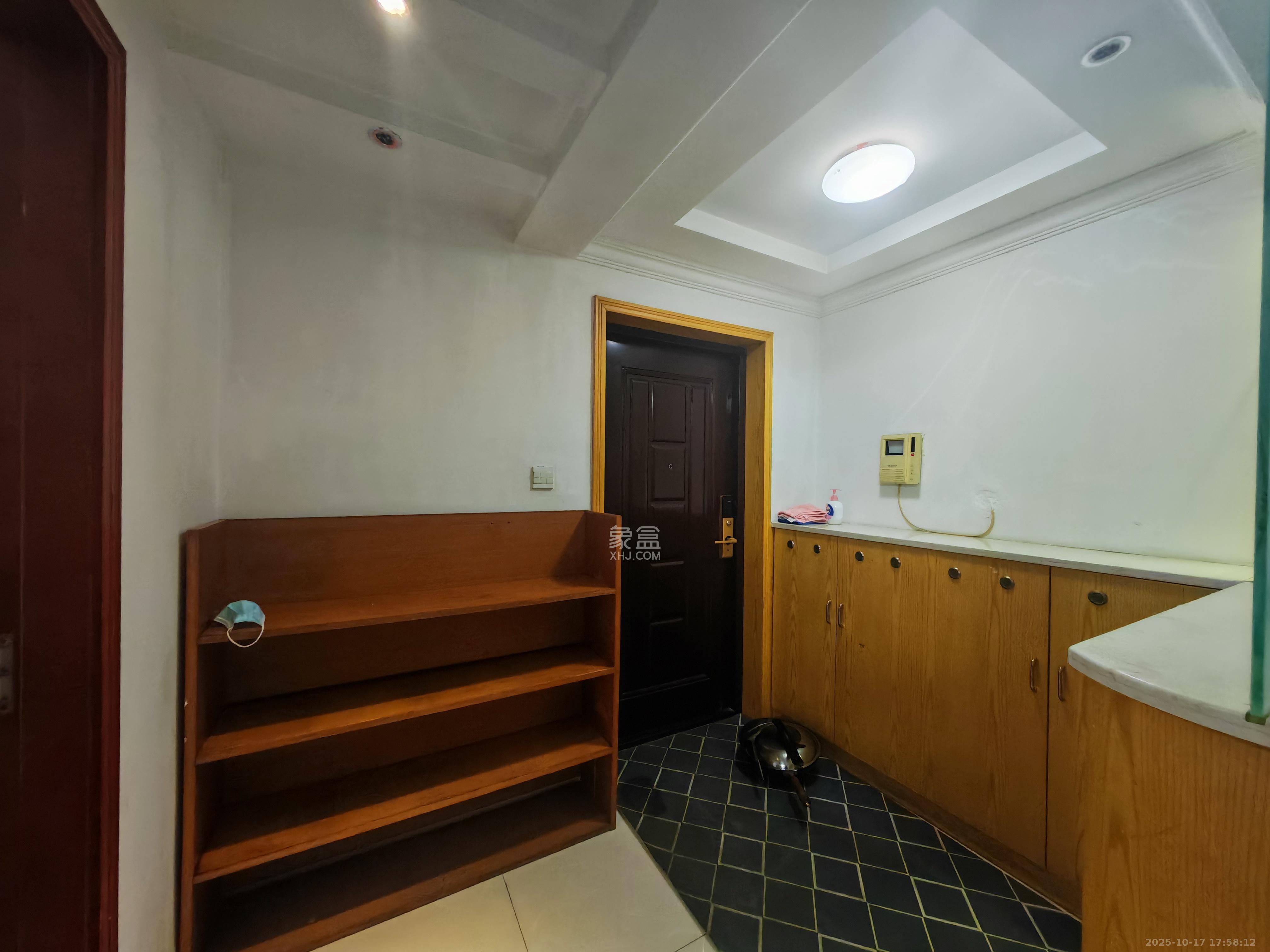 东岸锦城(东方人家) 3室2厅2卫 2180.0元/月 东岸锦城(东方人家) 3室2厅2卫 2180.0元/月室内图