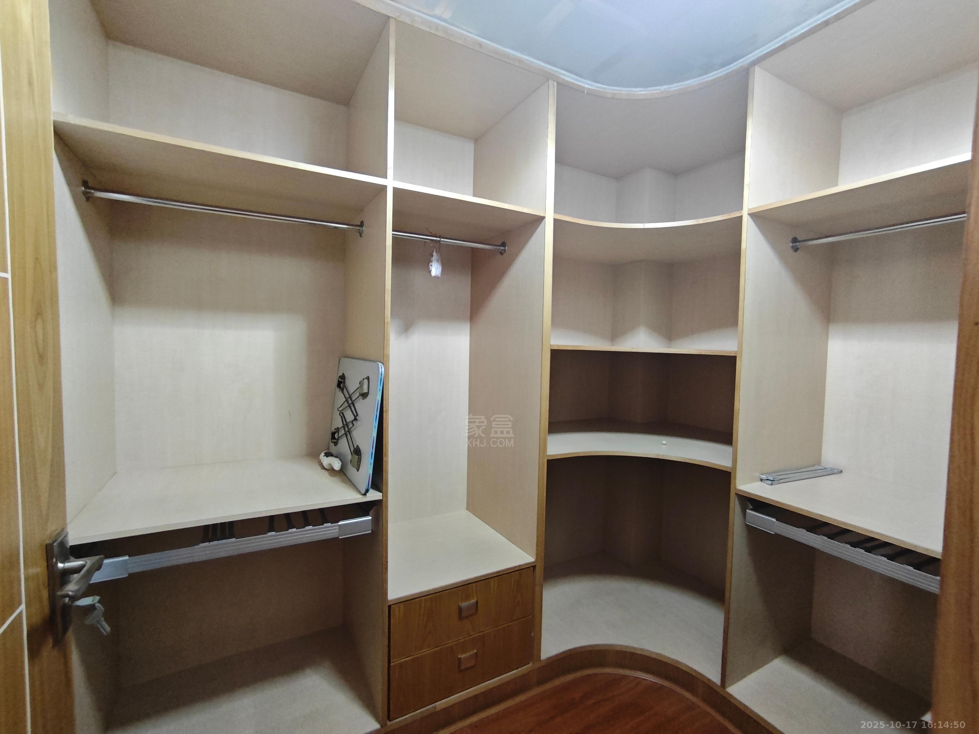 尚格名城东岸花园  3室2厅2卫    1500.0元/月室内图