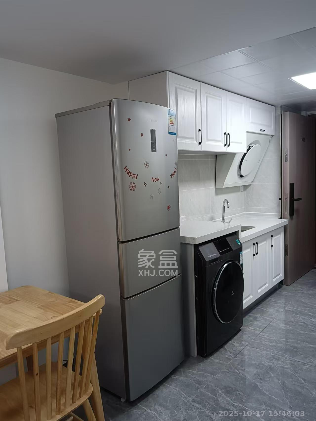 藏珑湖上公馆 2室2厅1卫 2200.0元/月 藏珑湖上公馆 2室2厅1卫 2200.0元/月室内图