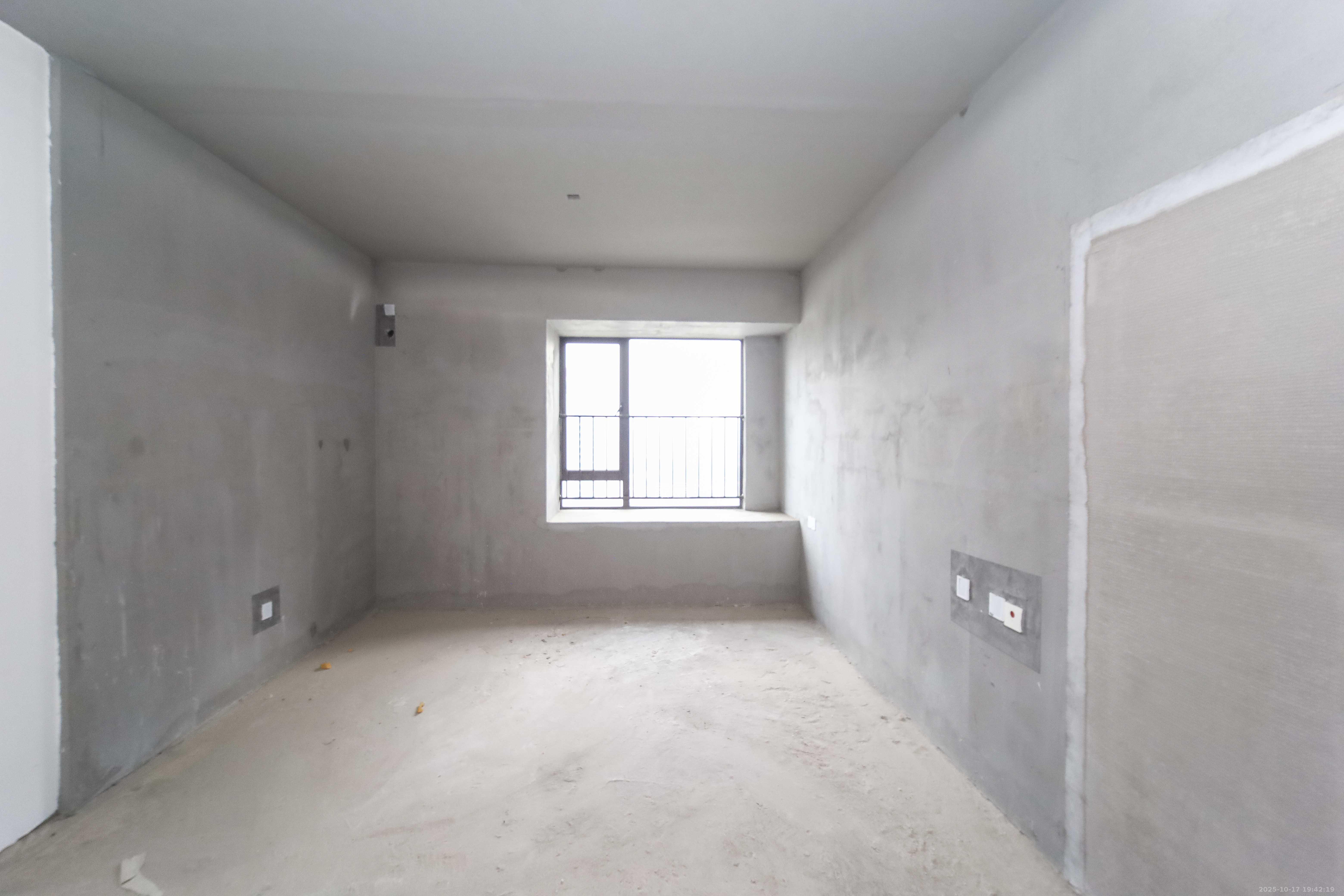 德奥悦东方  4室2厅2卫    150.0万其他