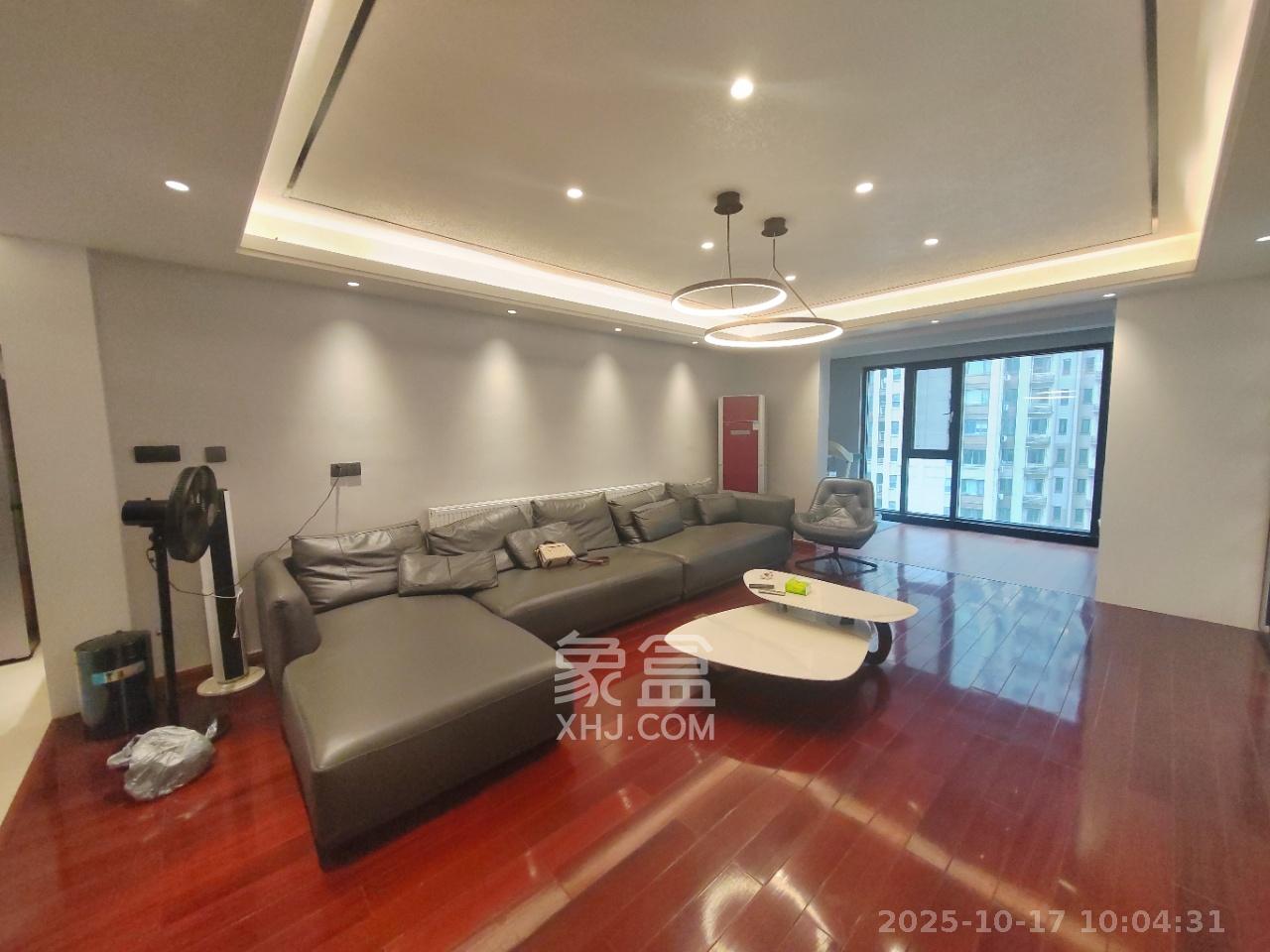 旭辉藏郡（藏郡、旭湘华府)  3室2厅2卫    4500.0元/月室内图