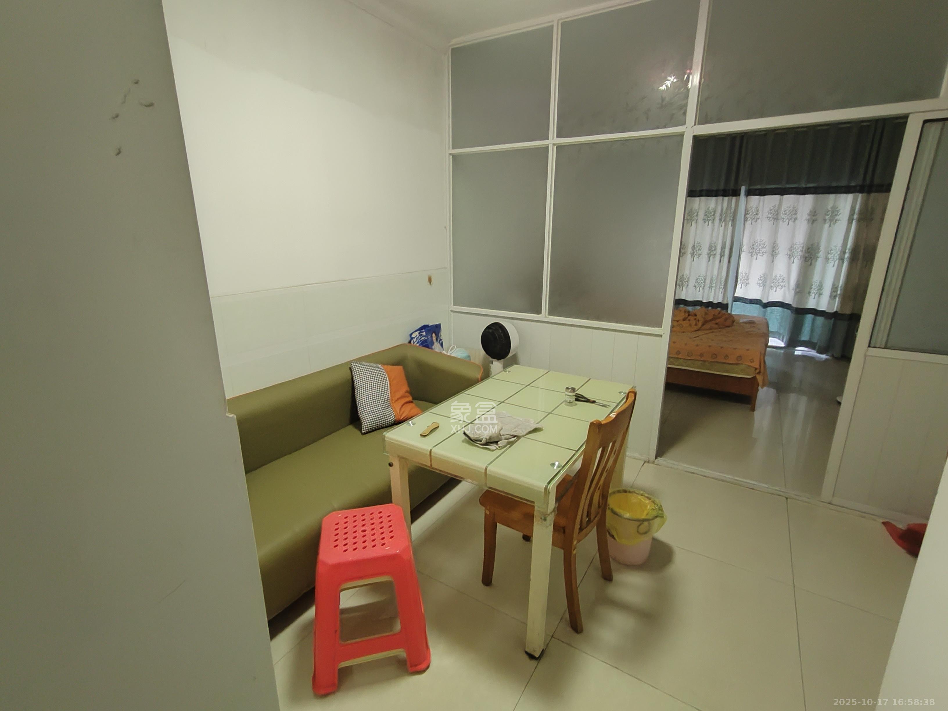 和馨园  2室1厅1卫    1800.0元/月 和馨园  2室1厅1卫    1800.0元/月室内图