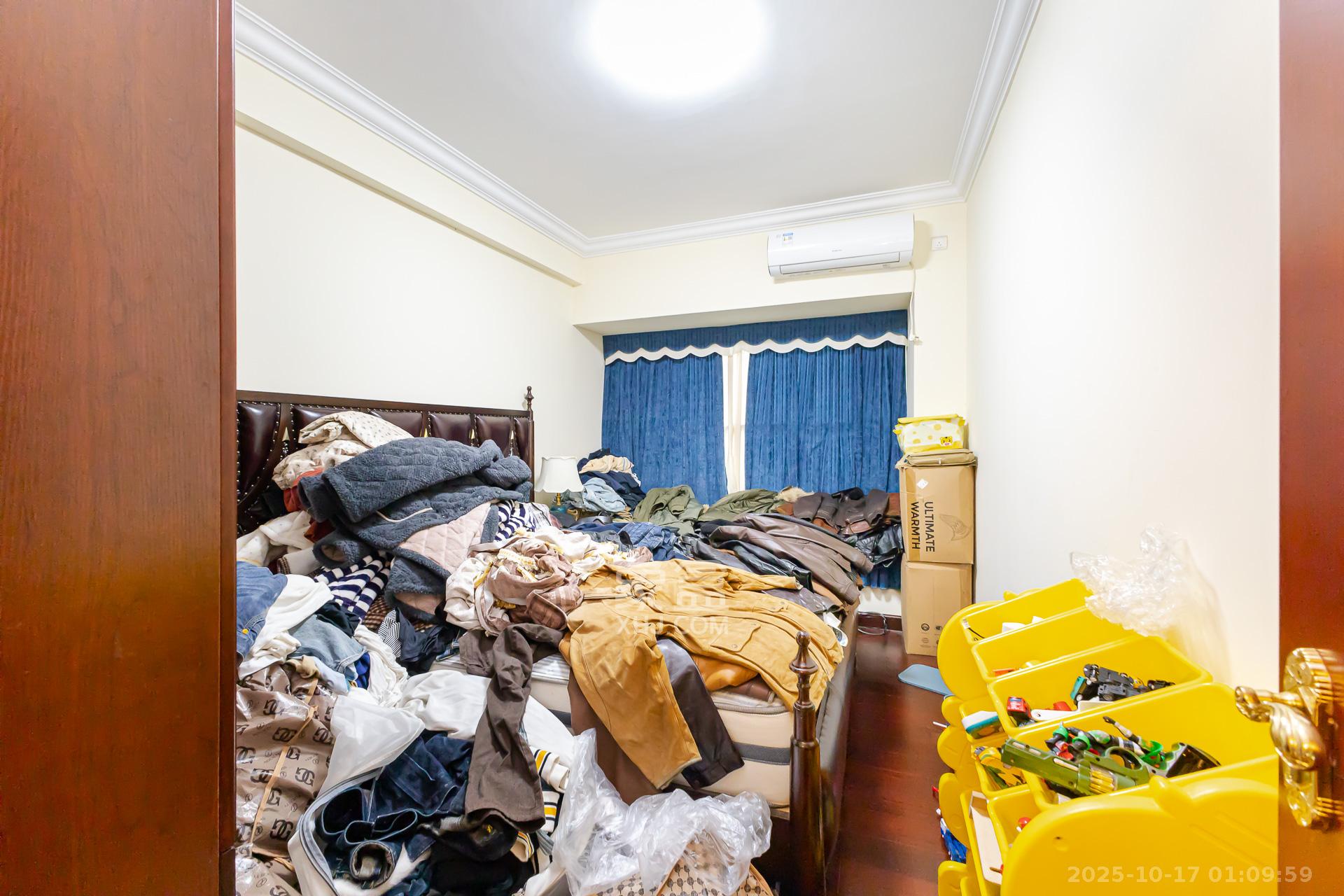 恒大名都  4室2厅2卫    105.0万卧室