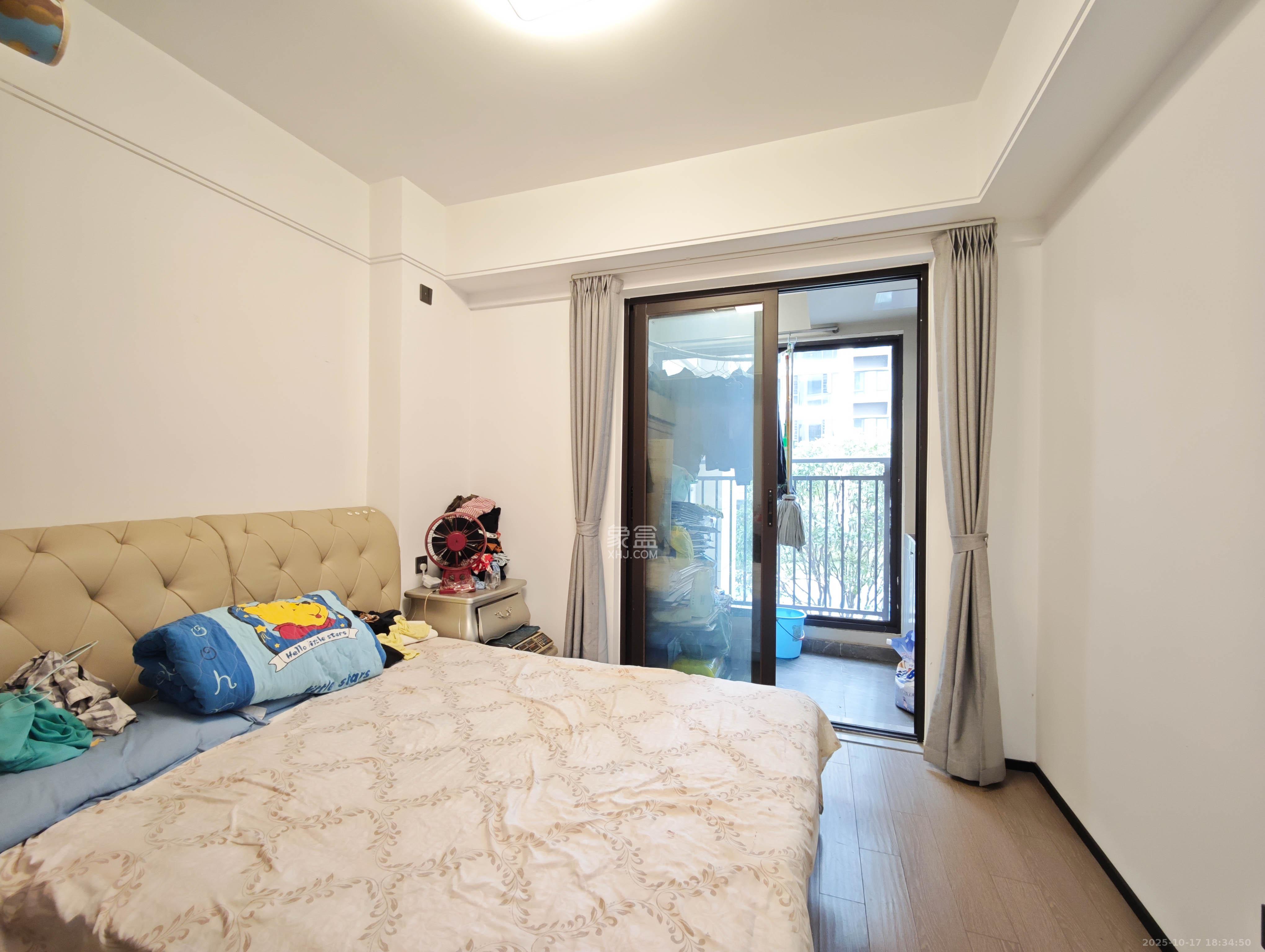 万科天空之境  4室2厅2卫    148.0万卧室