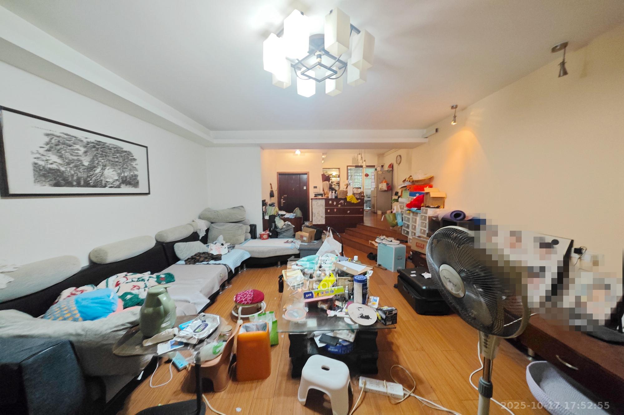 福乐康城  3室2厅2卫    85.0万客厅