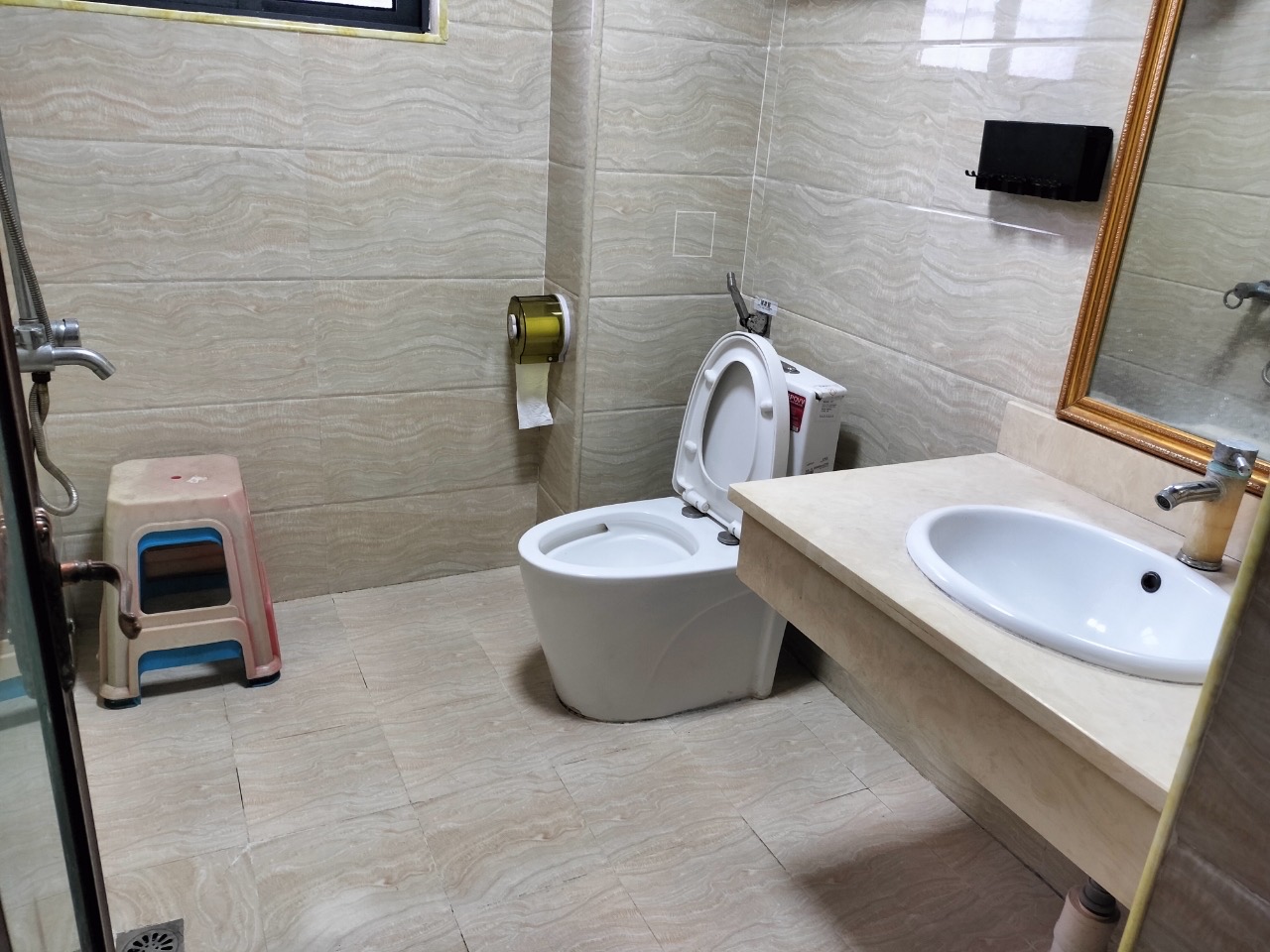 滨江新苑（一期A区）  3室2厅1卫    2800.0元/月室内图