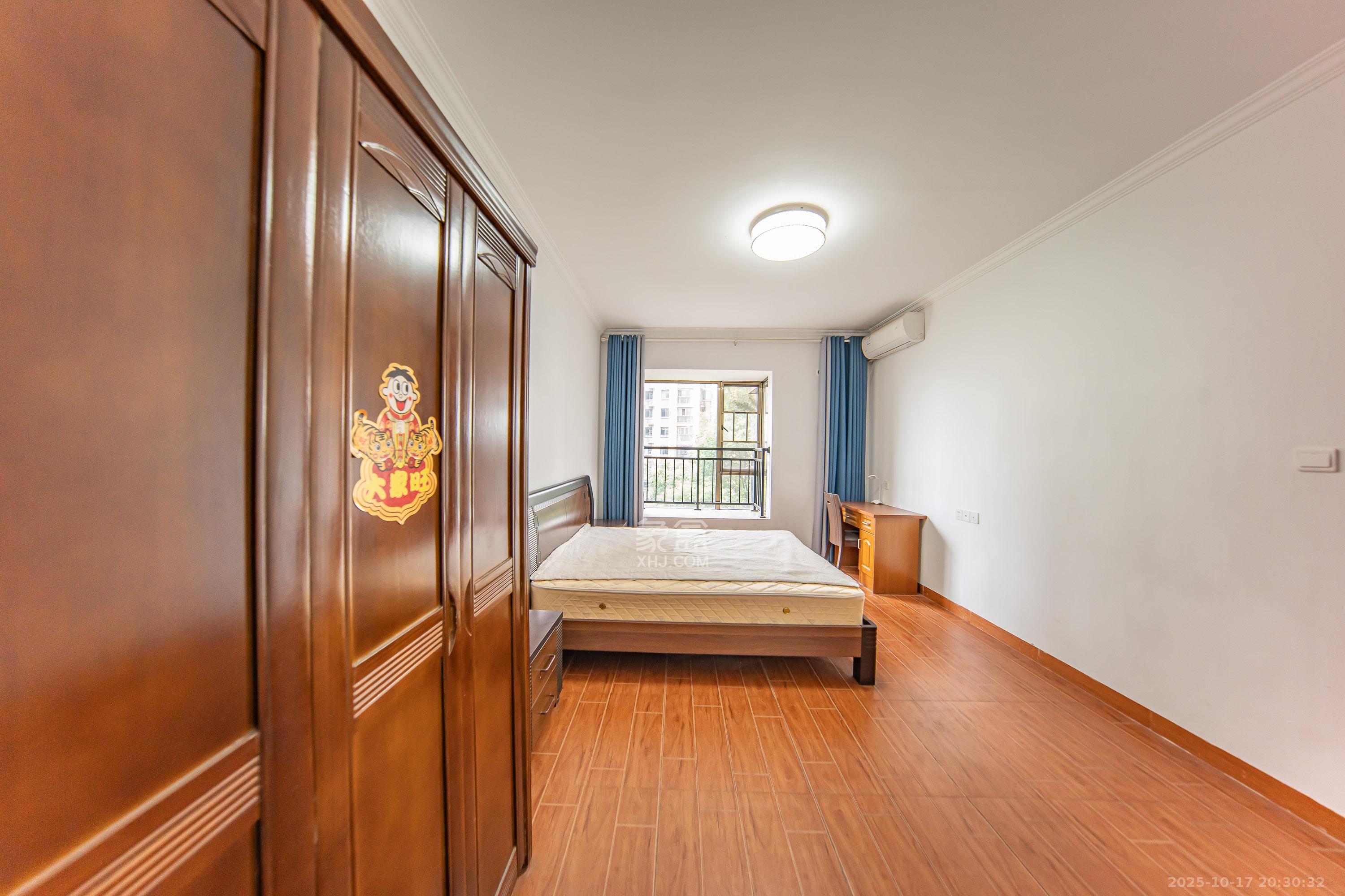 江山帝景雅典  4室2厅2卫    125.0万卧室