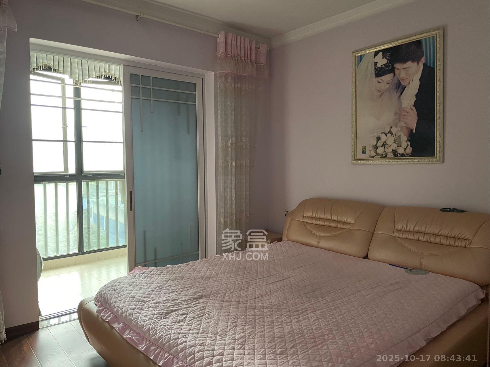 麓谷明珠  3室2厅1卫    3300.0元/月室内图