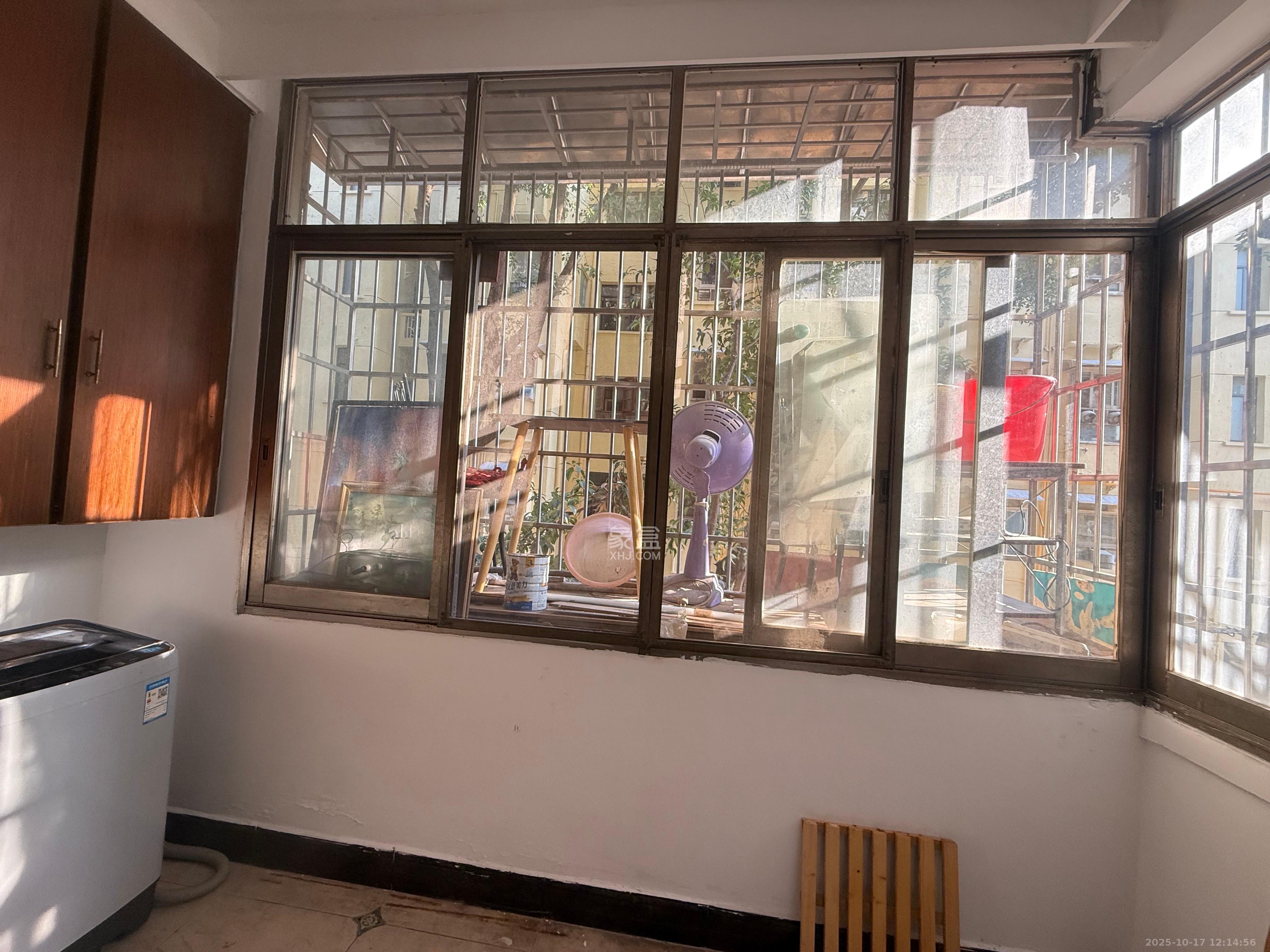 路桥宿舍 2室1厅1卫 1300.0元/月 路桥宿舍 2室1厅1卫 1300.0元/月室内图