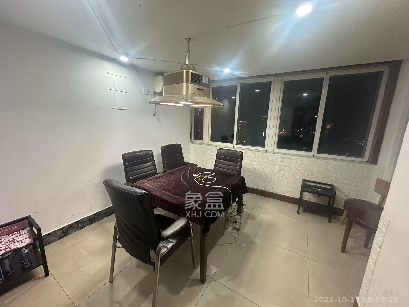 君临天厦  4室2厅2卫    4000.0元/月 君临天厦  4室2厅2卫    4000.0元/月室内图