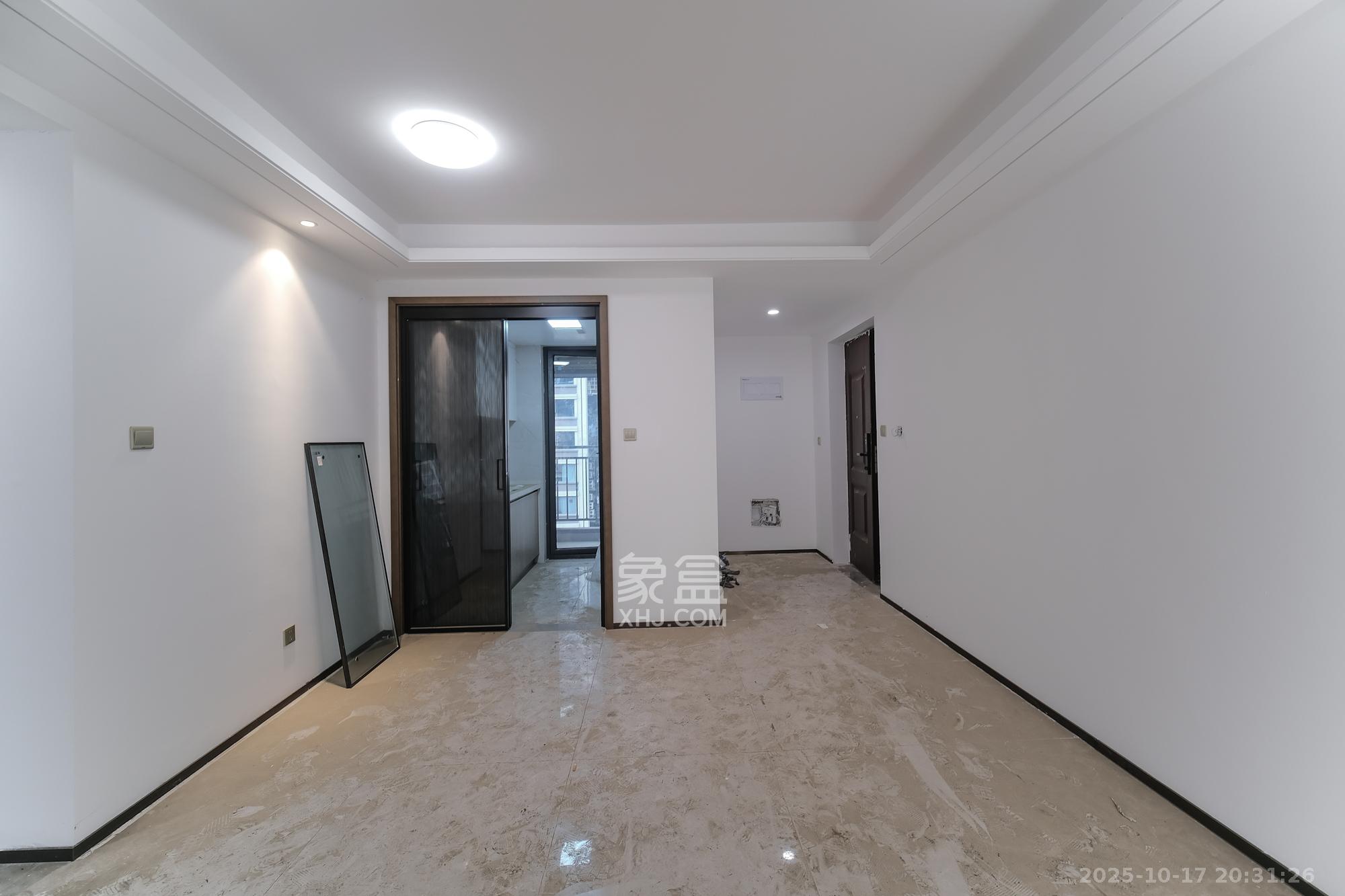 荣盛城  4室2厅2卫    88.8万客厅