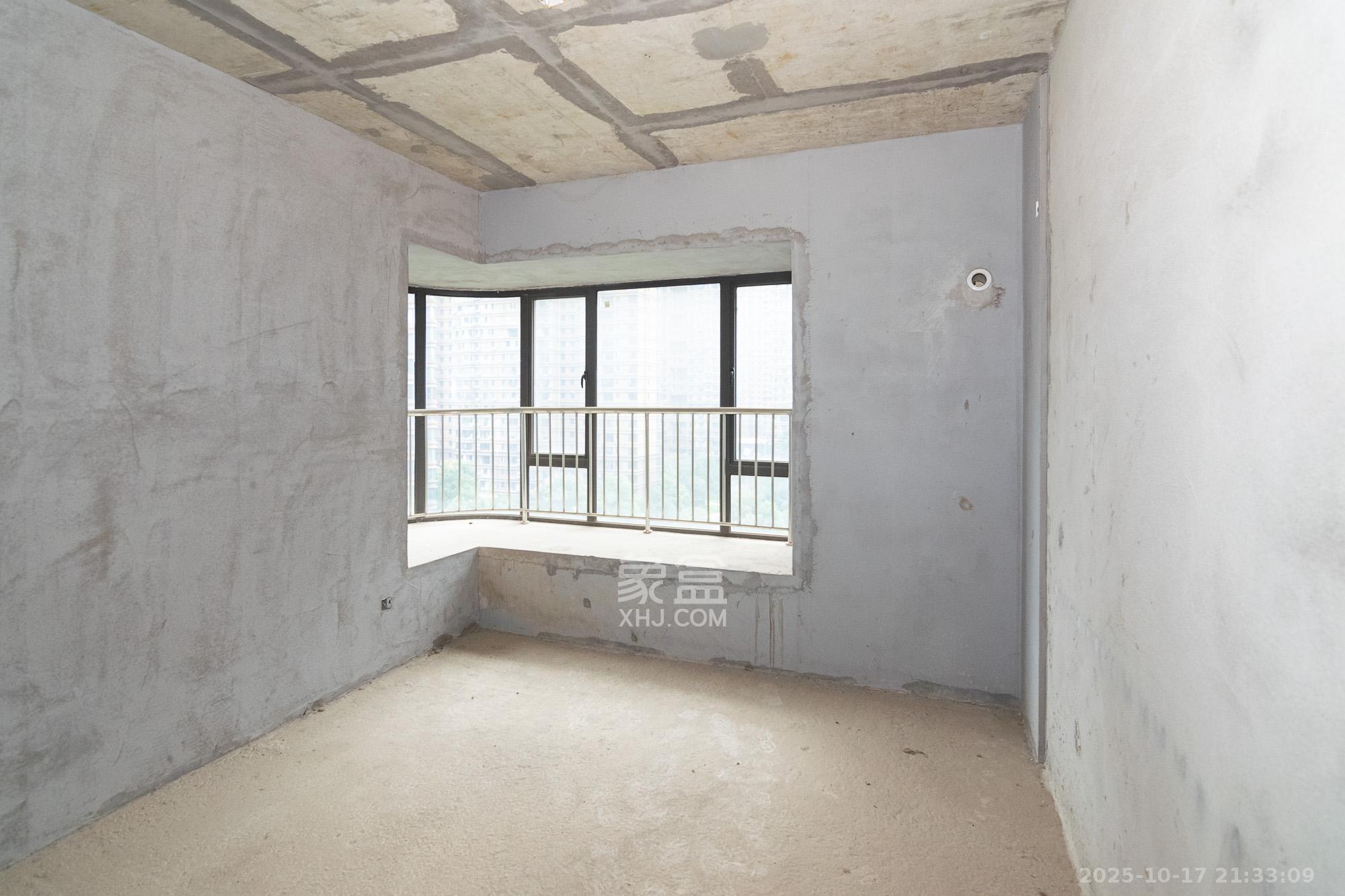 润和长郡(润和紫郡二三期) 3室2厅1卫 70.0万 润和长郡(润和紫郡二三期) 3室2厅1卫 70.0万卧室