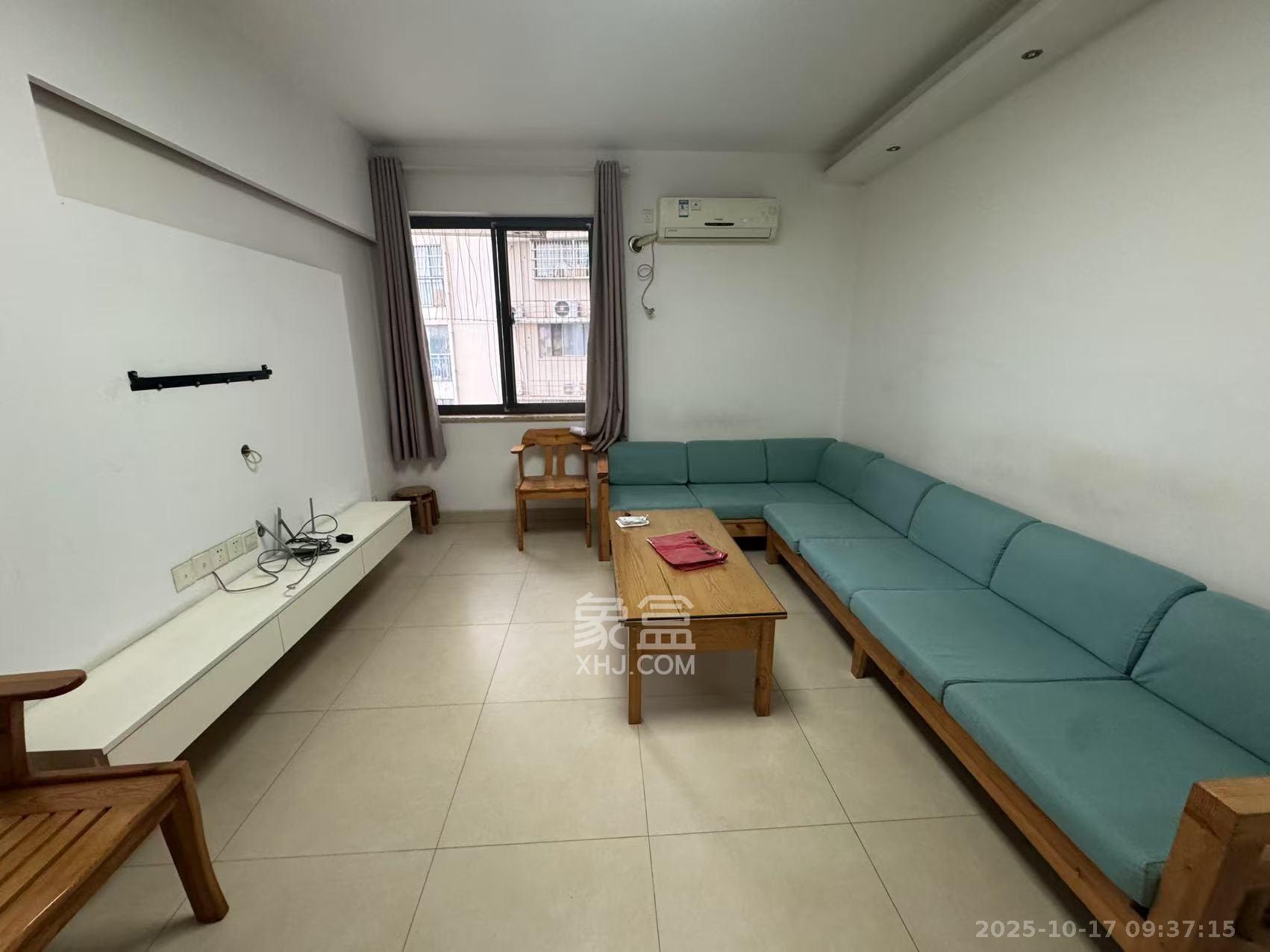 童话里  3室1厅1卫    1800.0元/月