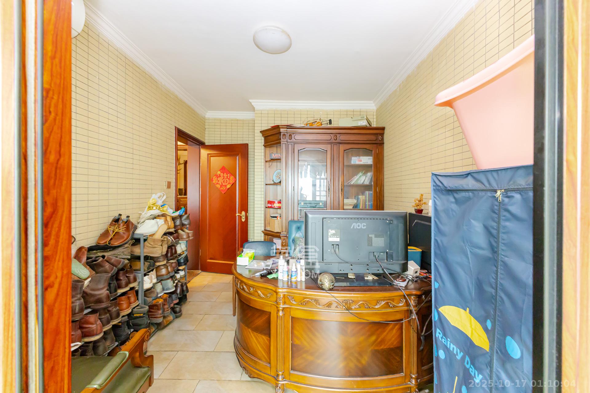 恒大名都  4室2厅2卫    105.0万卧室