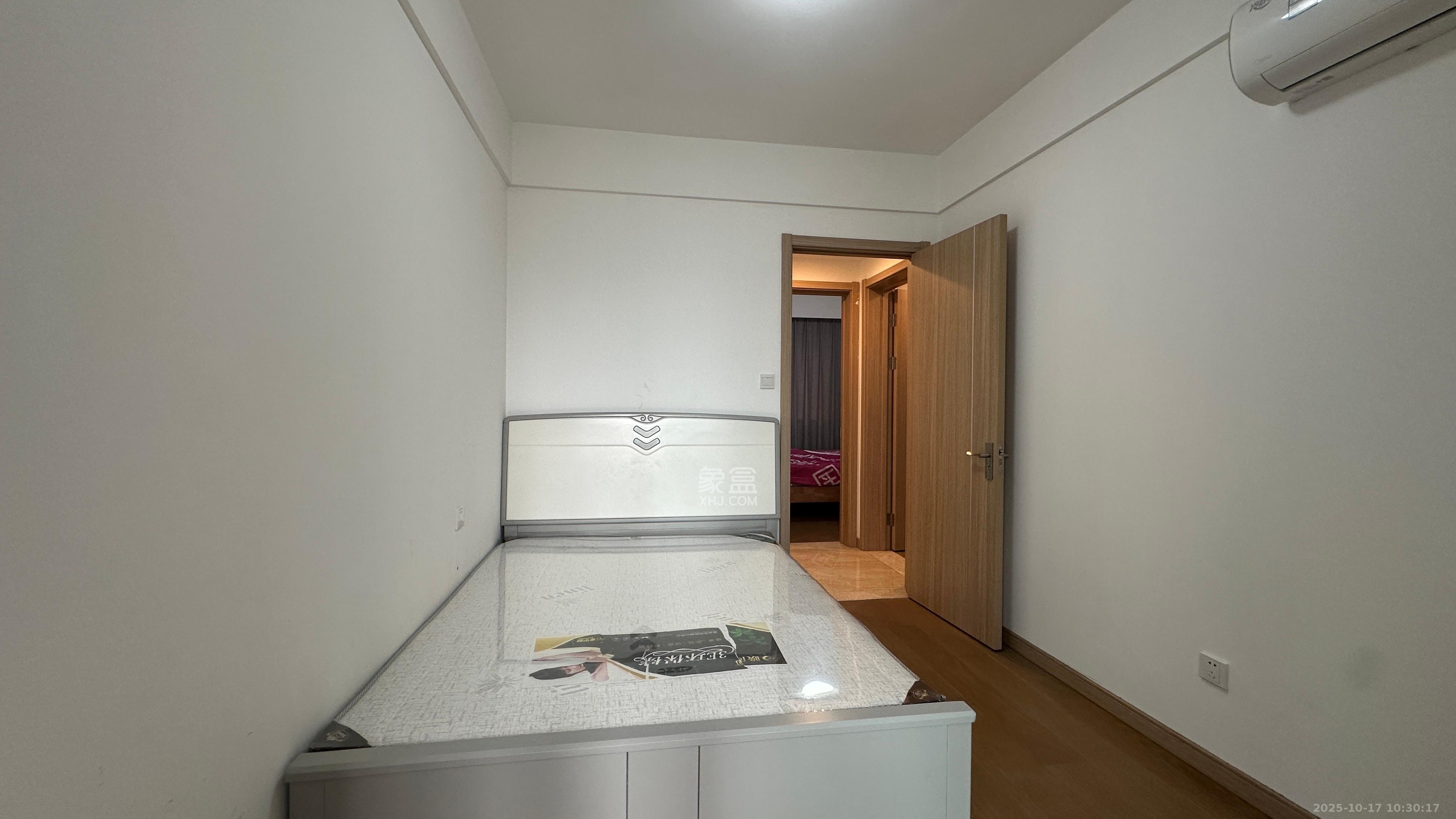 新城国际花都  3室2厅2卫    1800.0元/月室内图