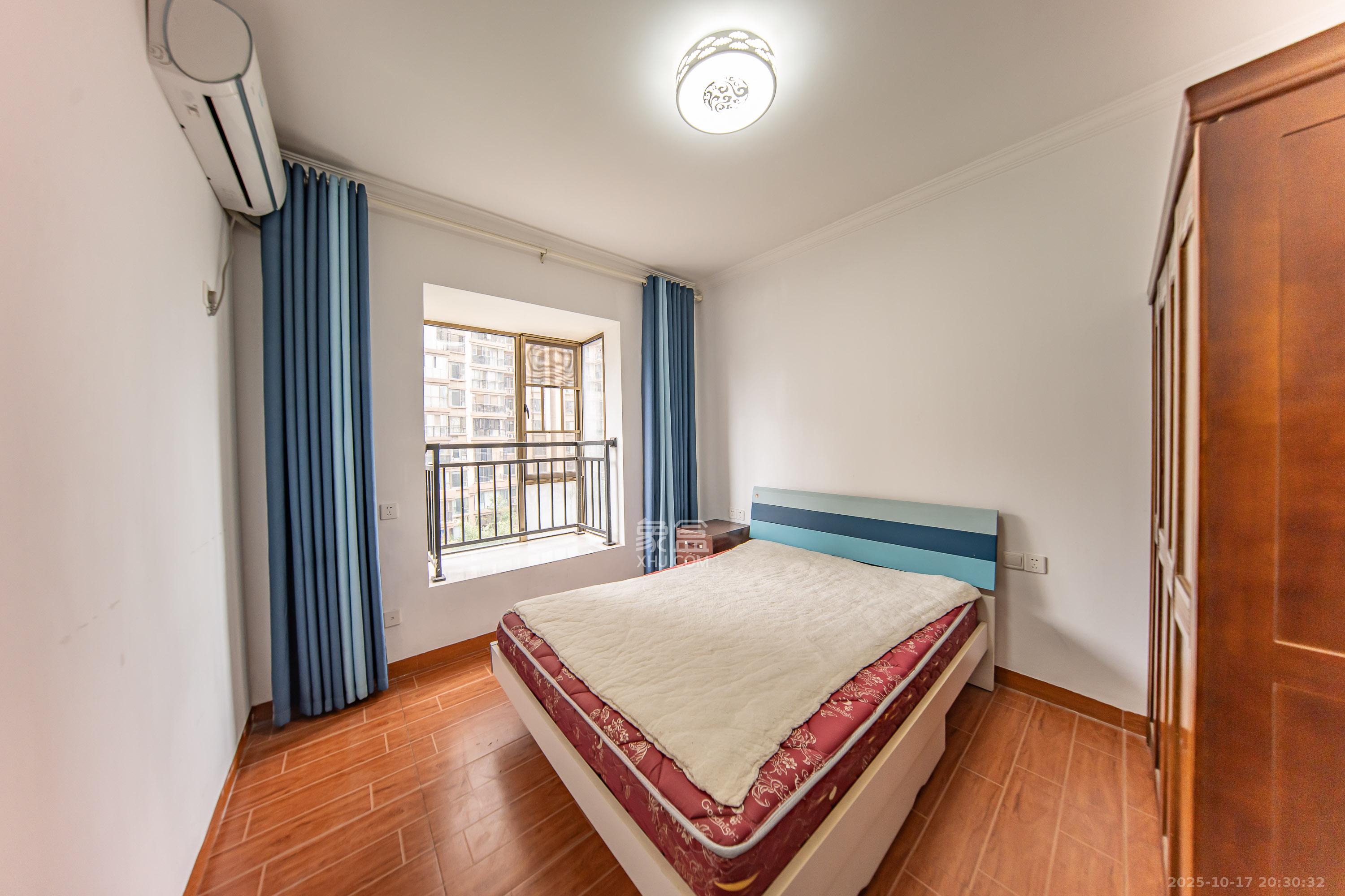 江山帝景雅典  4室2厅2卫    125.0万卧室