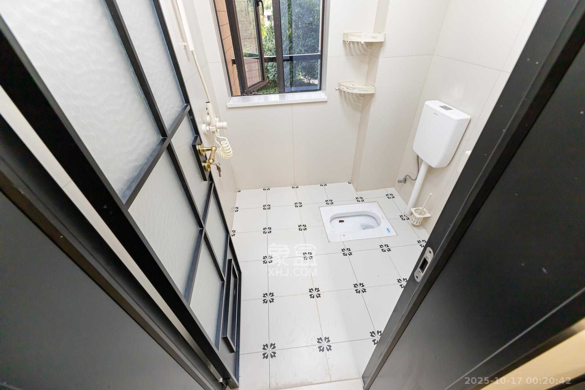 润和又一城  3室2厅2卫    126.8万卫生间