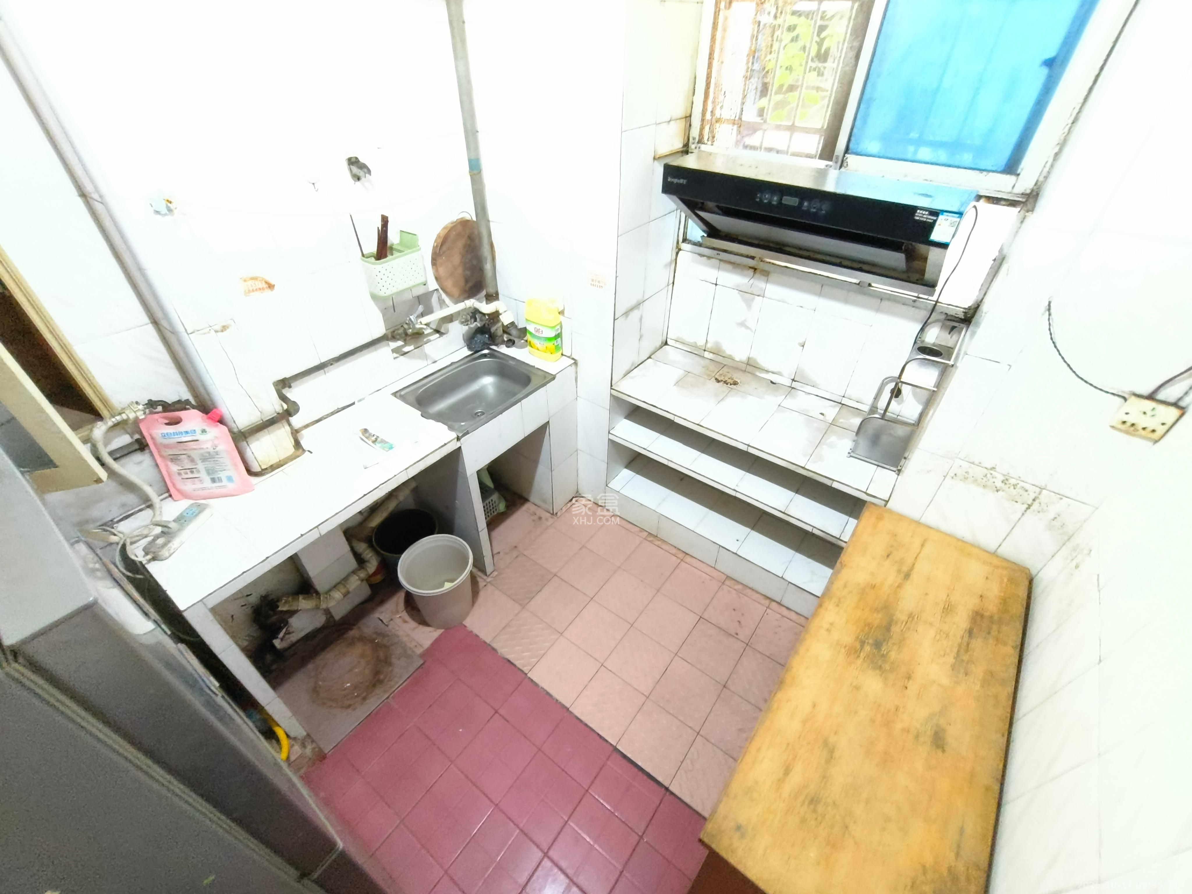 富雅坪社区（红墙巷）  2室1厅1卫    1800.0元/月室内图