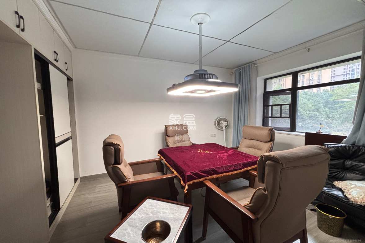 未来漫城 4室2厅2卫 3500.0元/月 未来漫城 4室2厅2卫 3500.0元/月室内图