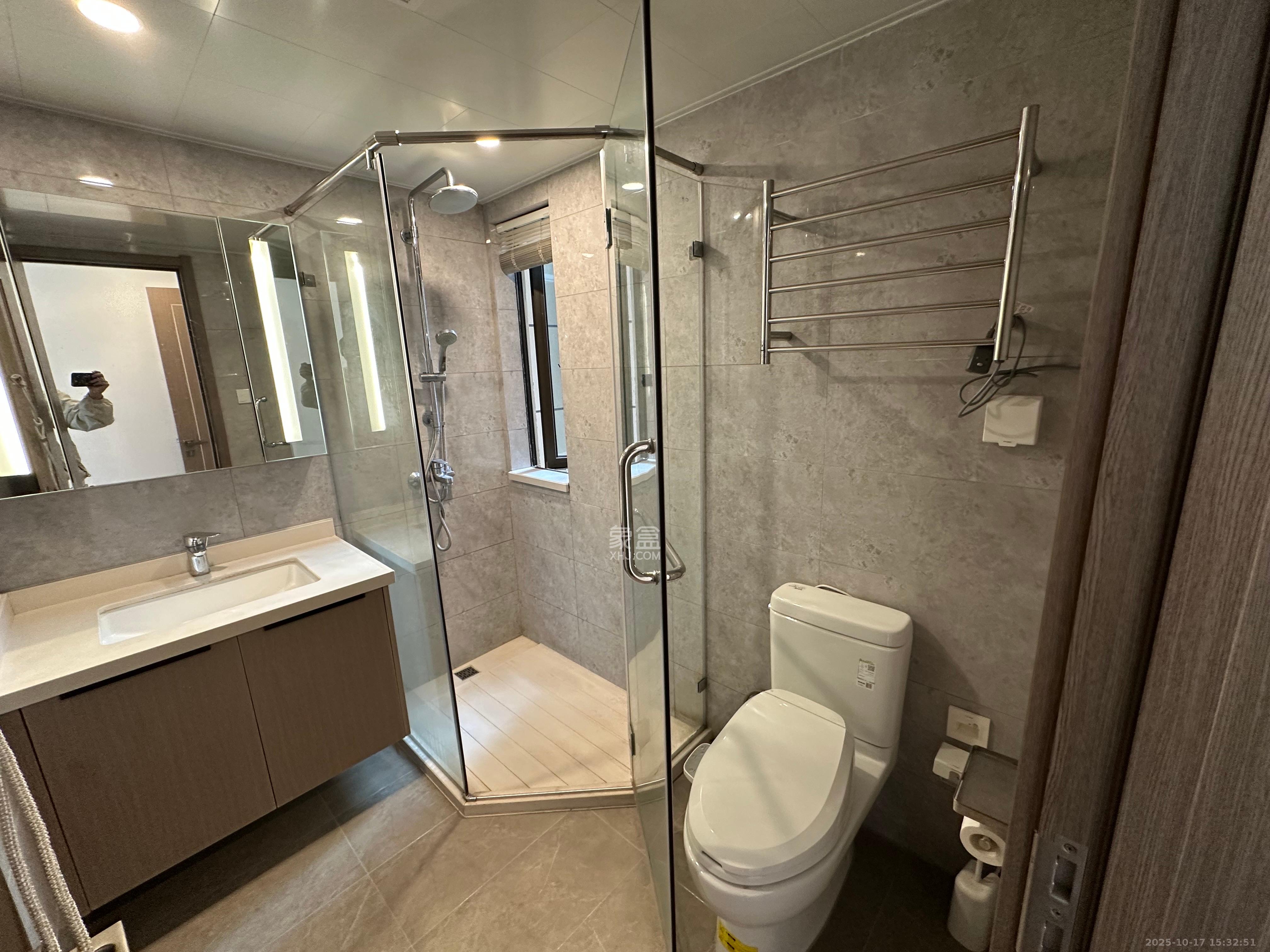 龙湖铂金中心(龙湖春江郦城) 3室2厅2卫 6800.0元/月 龙湖铂金中心(龙湖春江郦城) 3室2厅2卫 6800.0元/月室内图