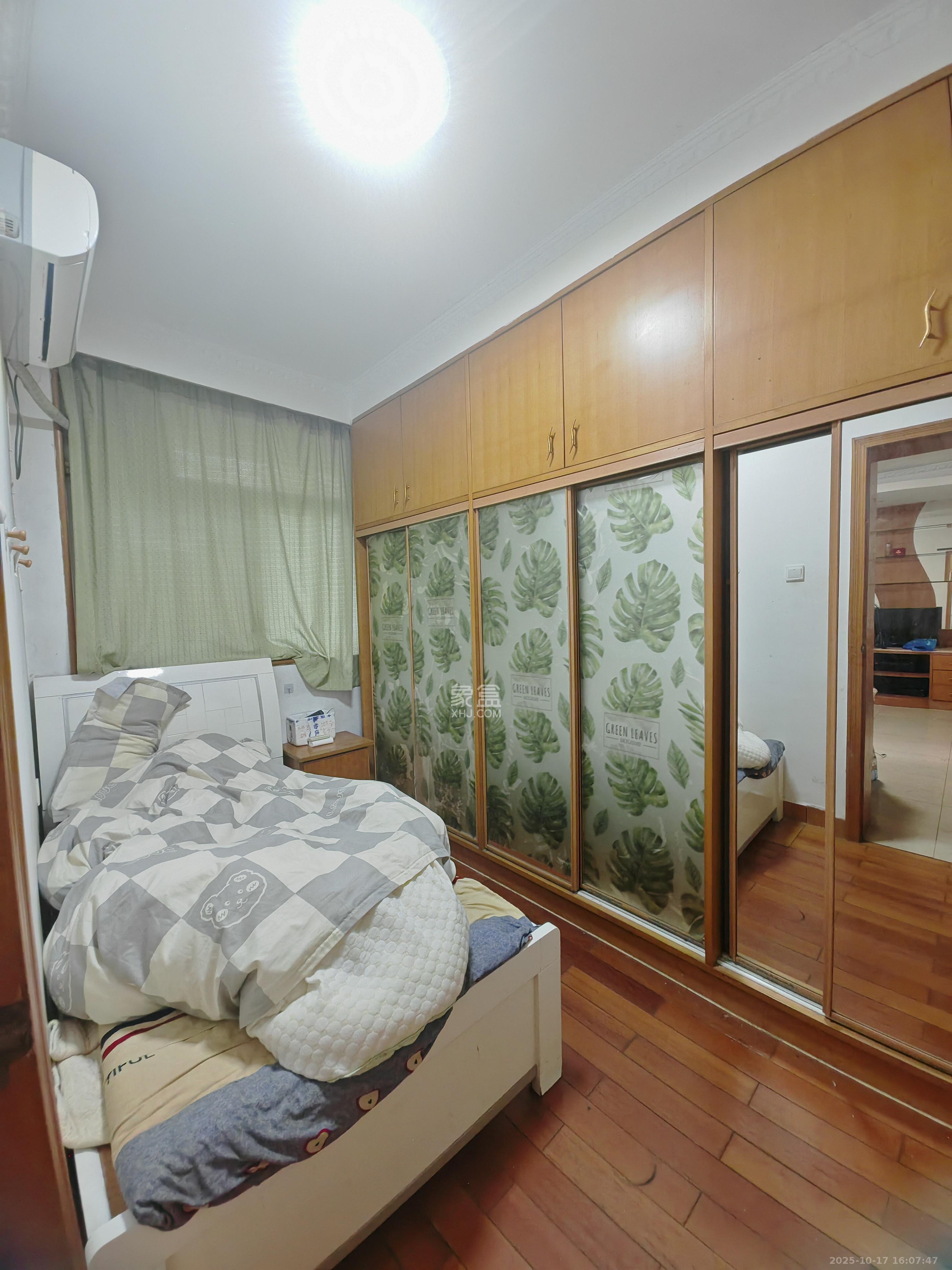 上民航宿舍 3室2厅1卫 1600.0元/月 上民航宿舍 3室2厅1卫 1600.0元/月室内图