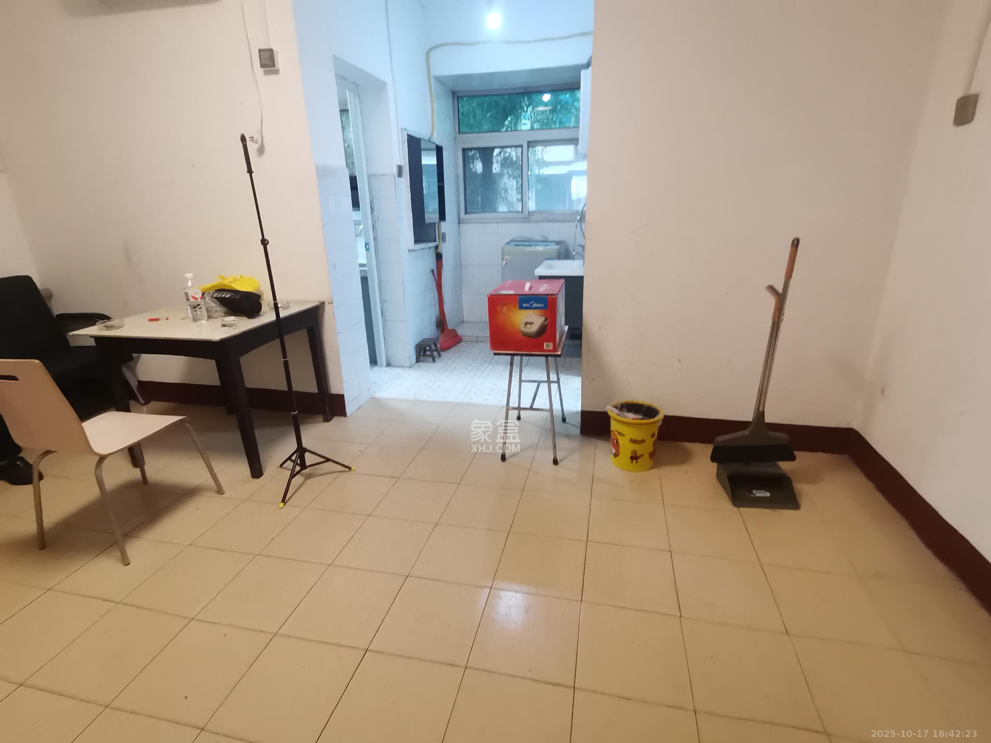 正圆小区(树木岭) 2室1厅1卫 1300.0元/月 正圆小区(树木岭) 2室1厅1卫 1300.0元/月室内图