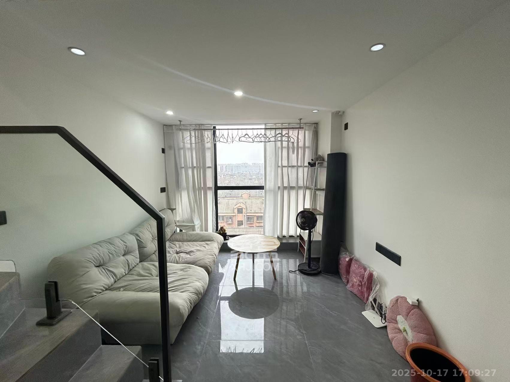 新长海D1站 1室1厅1卫 1400.0元/月 新长海D1站 1室1厅1卫 1400.0元/月室内图