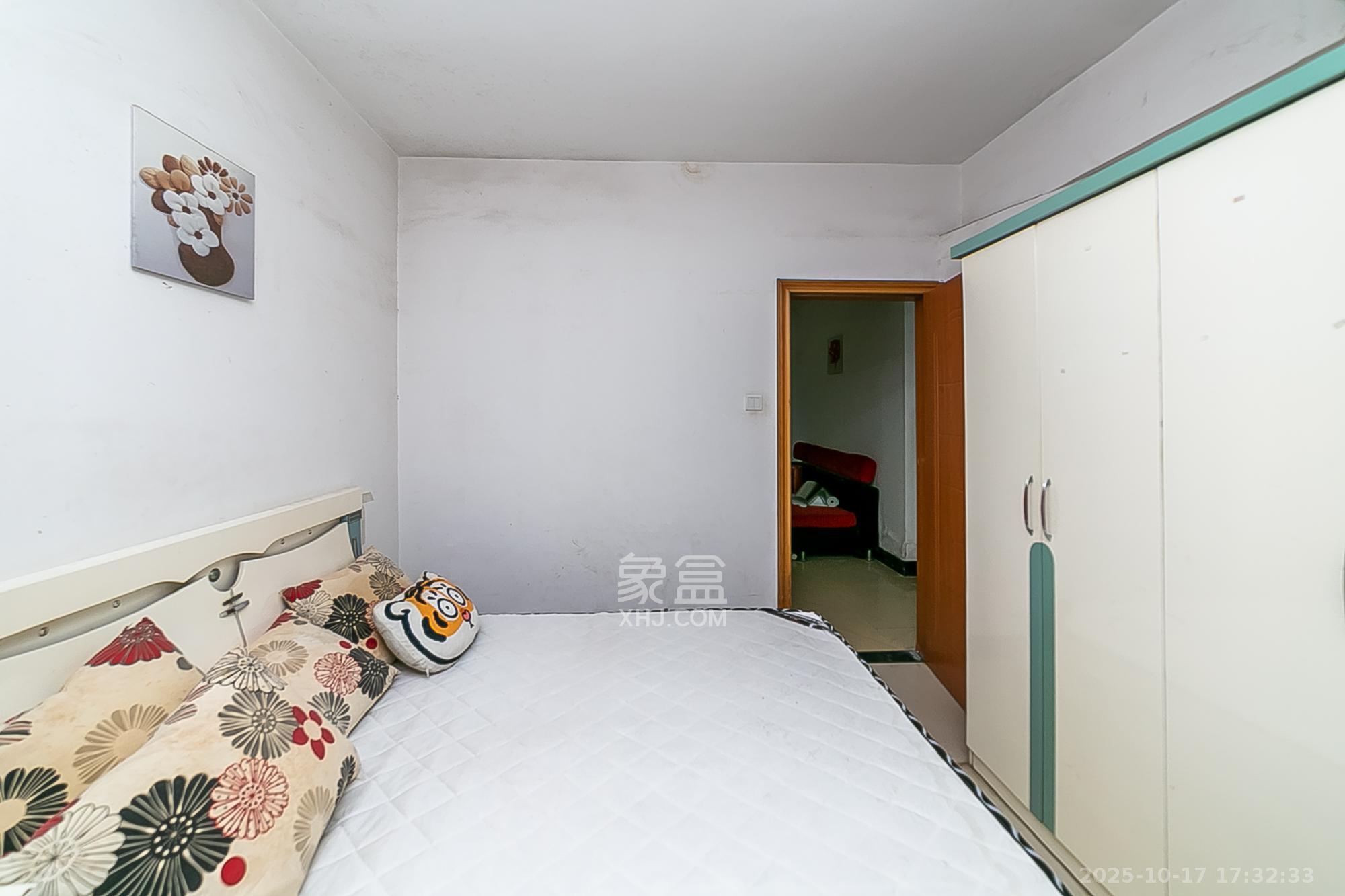 层上观邸  1室2厅1卫    36.8万 层上观邸  1室2厅1卫    36.8万卧室