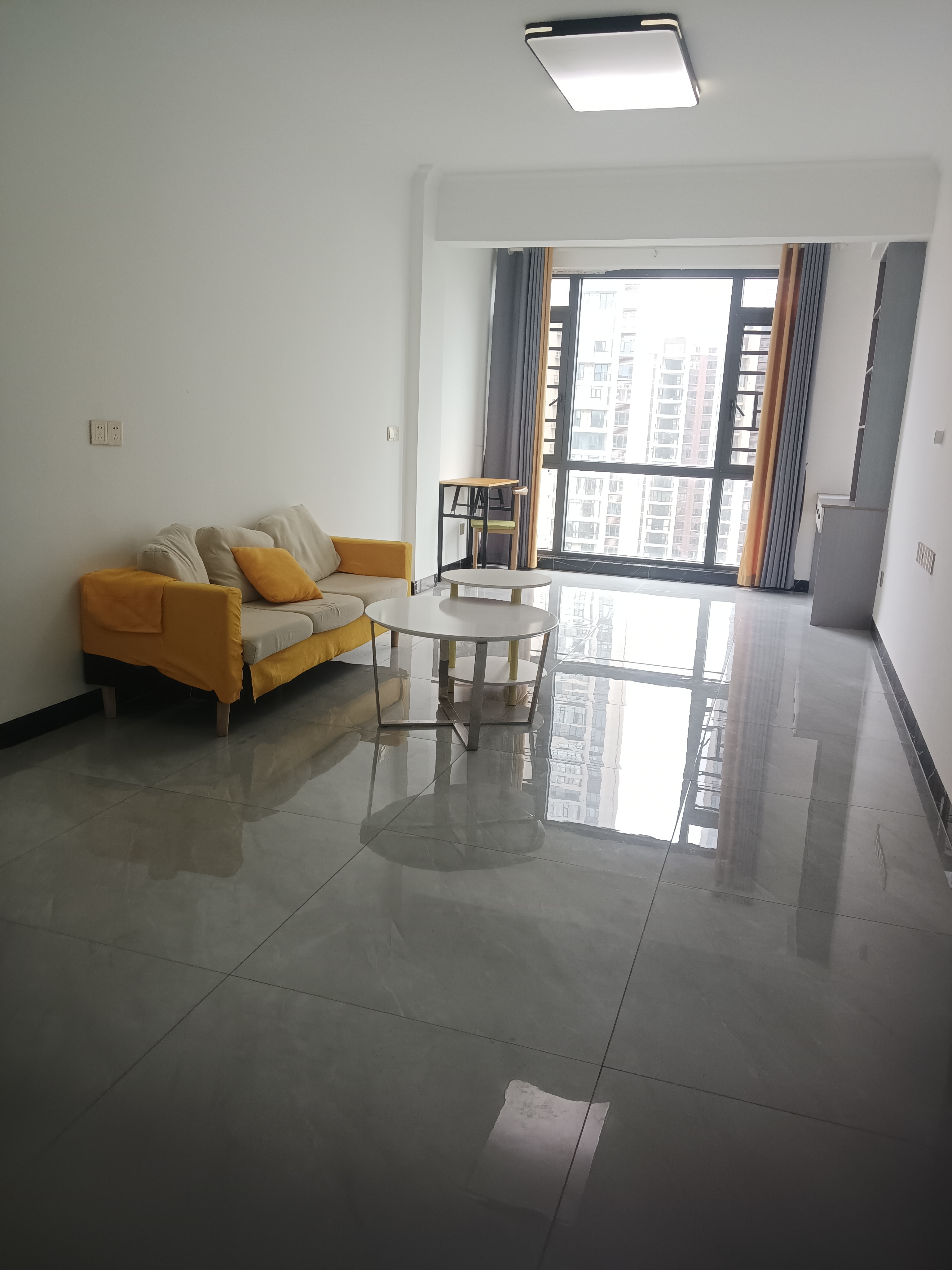 东城明珠  1室1厅1卫    1400.0元/月室内图