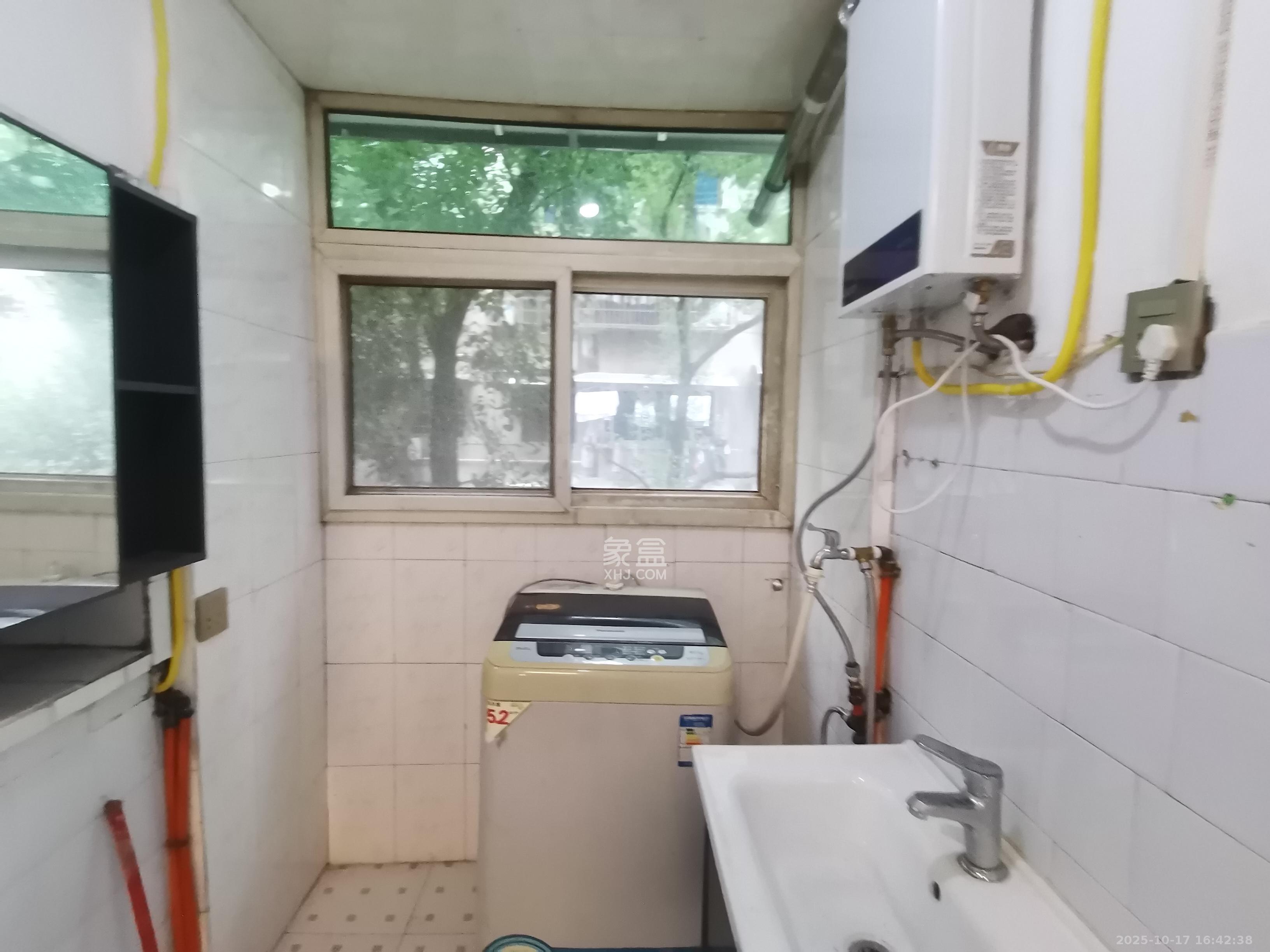 正圆小区(树木岭) 2室1厅1卫 1300.0元/月 正圆小区(树木岭) 2室1厅1卫 1300.0元/月室内图