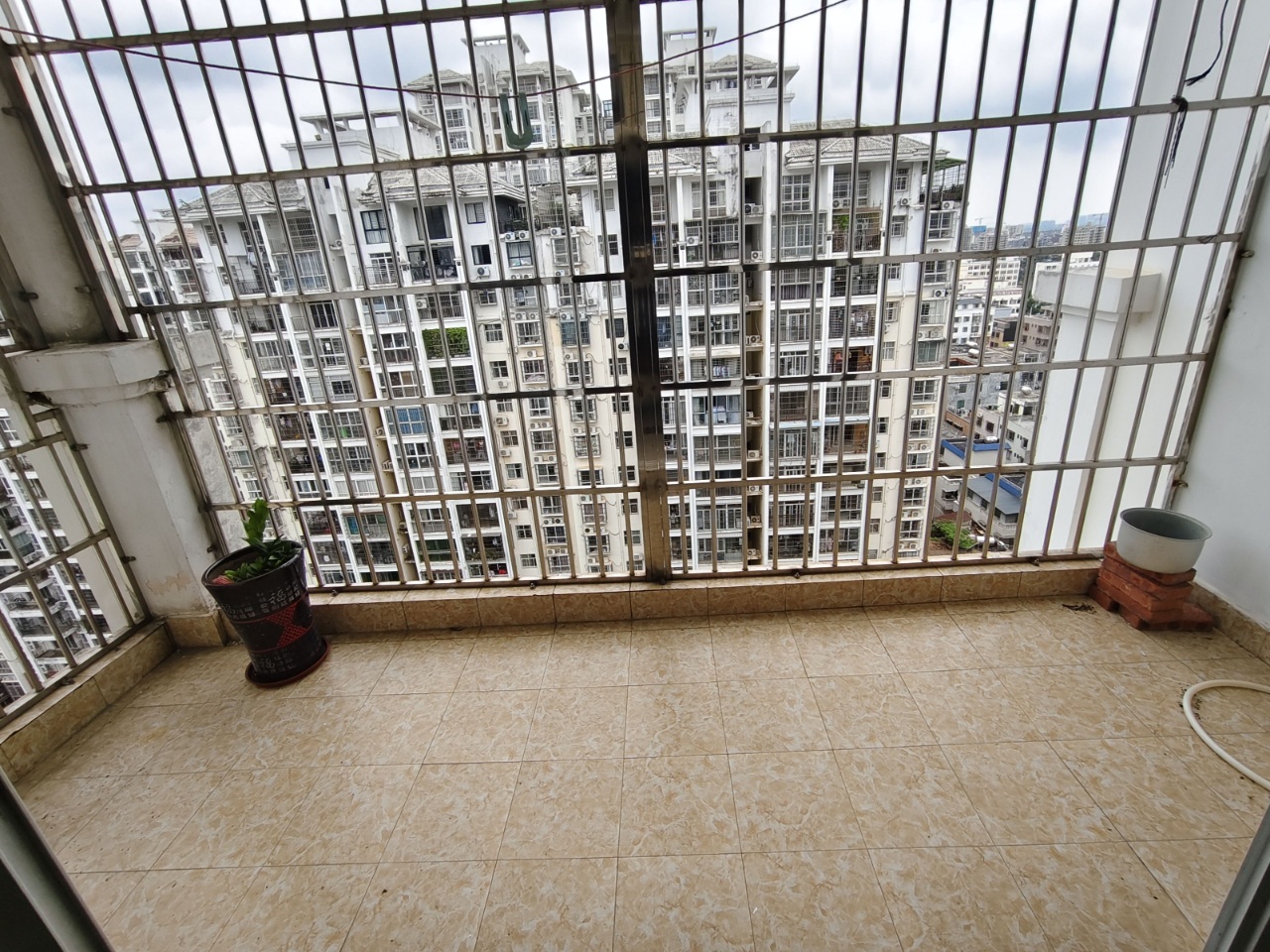 宝泰温泉花园  4室2厅2卫    3200.0元/月室内图